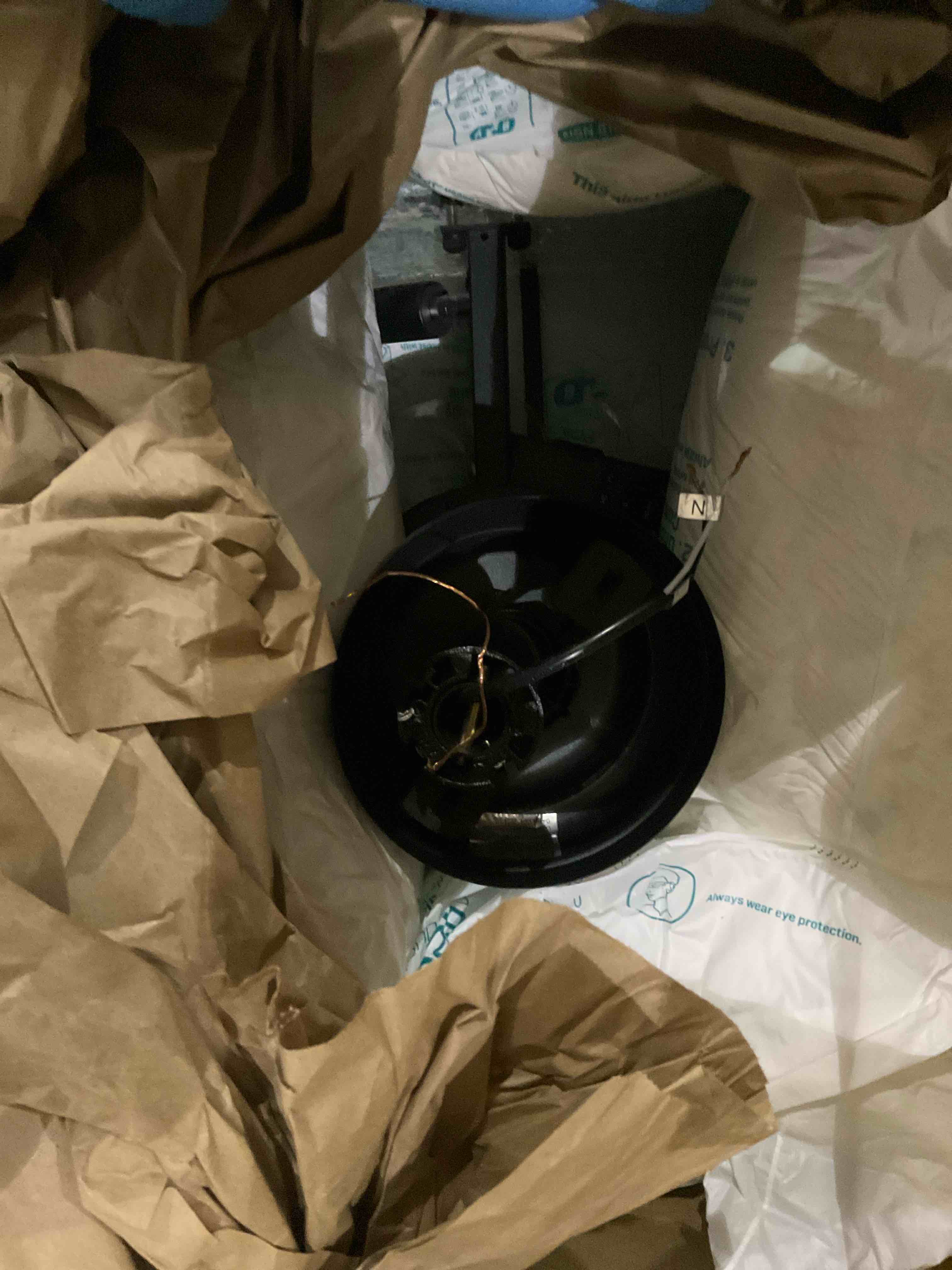 https://s3.amazonaws.com/lotting-images-prod/bidfta/TEA2351145_1750851990473.jpeg