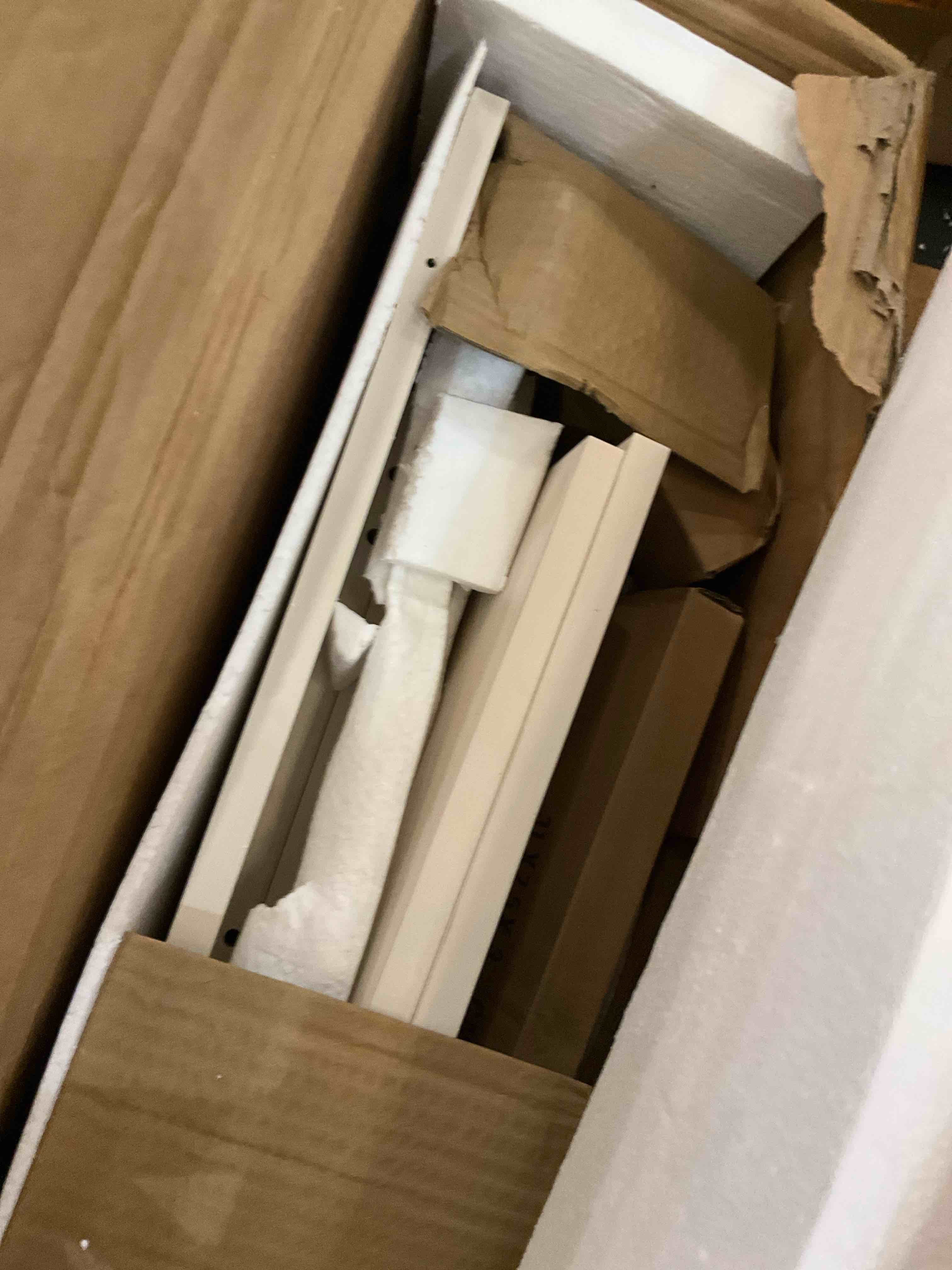 https://s3.amazonaws.com/lotting-images-prod/bidfta/TEA2351207_1750861944907.jpeg