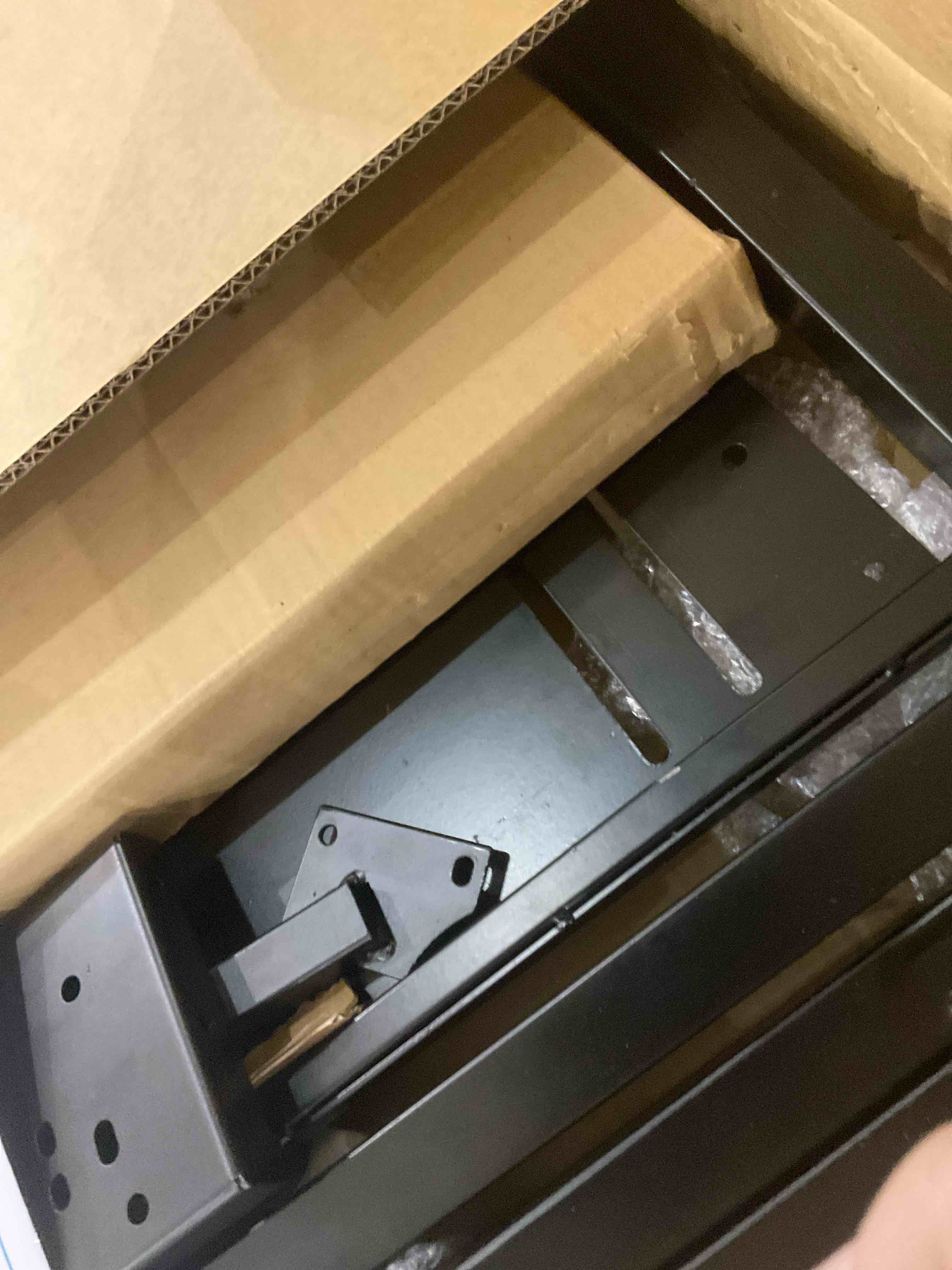 https://s3.amazonaws.com/lotting-images-prod/bidfta/TEA2351337_1750789284635.jpeg