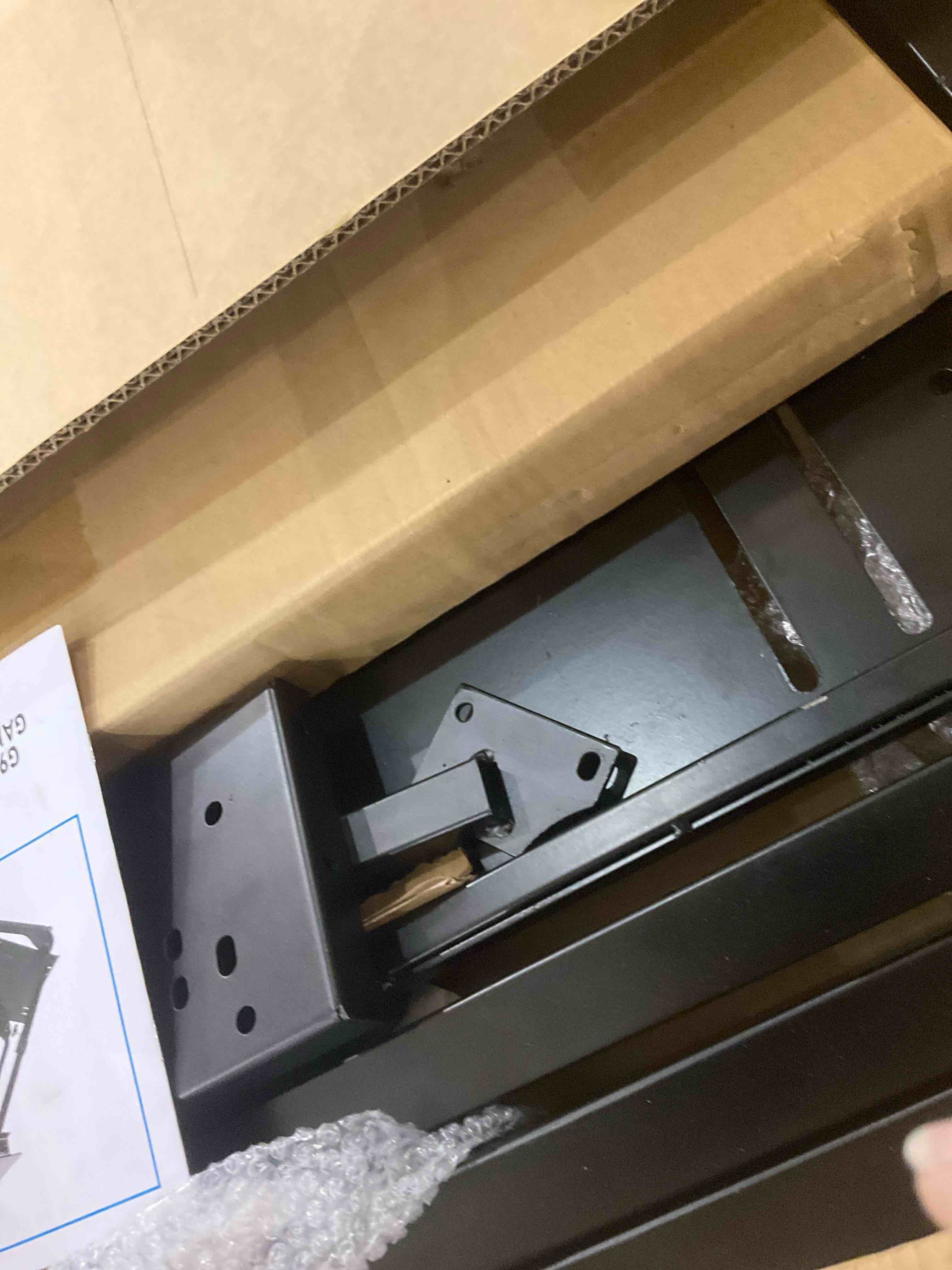 https://s3.amazonaws.com/lotting-images-prod/bidfta/TEA2351337_1750789285906.jpeg