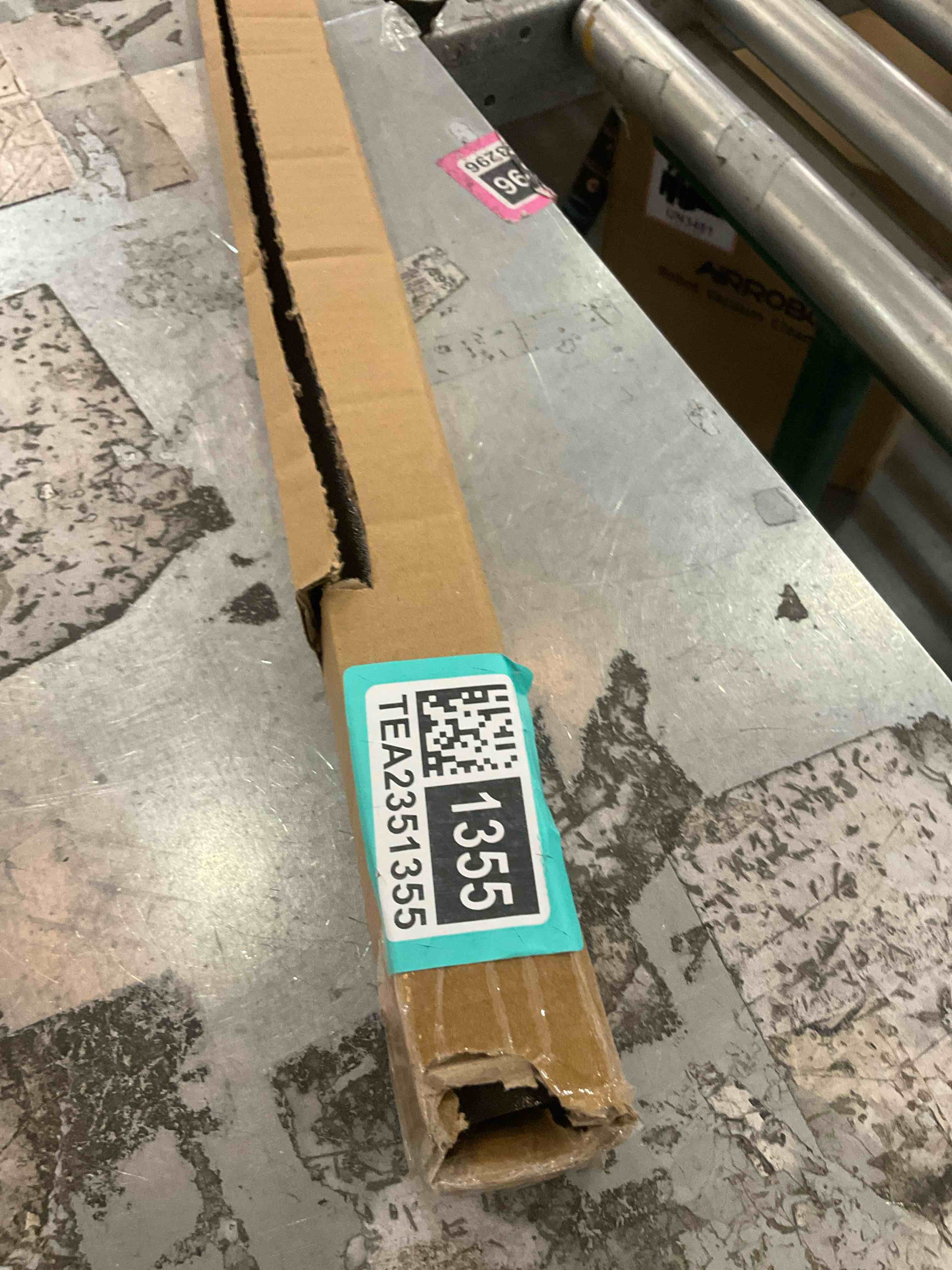 https://s3.amazonaws.com/lotting-images-prod/bidfta/TEA2351355_1750787588076.jpeg