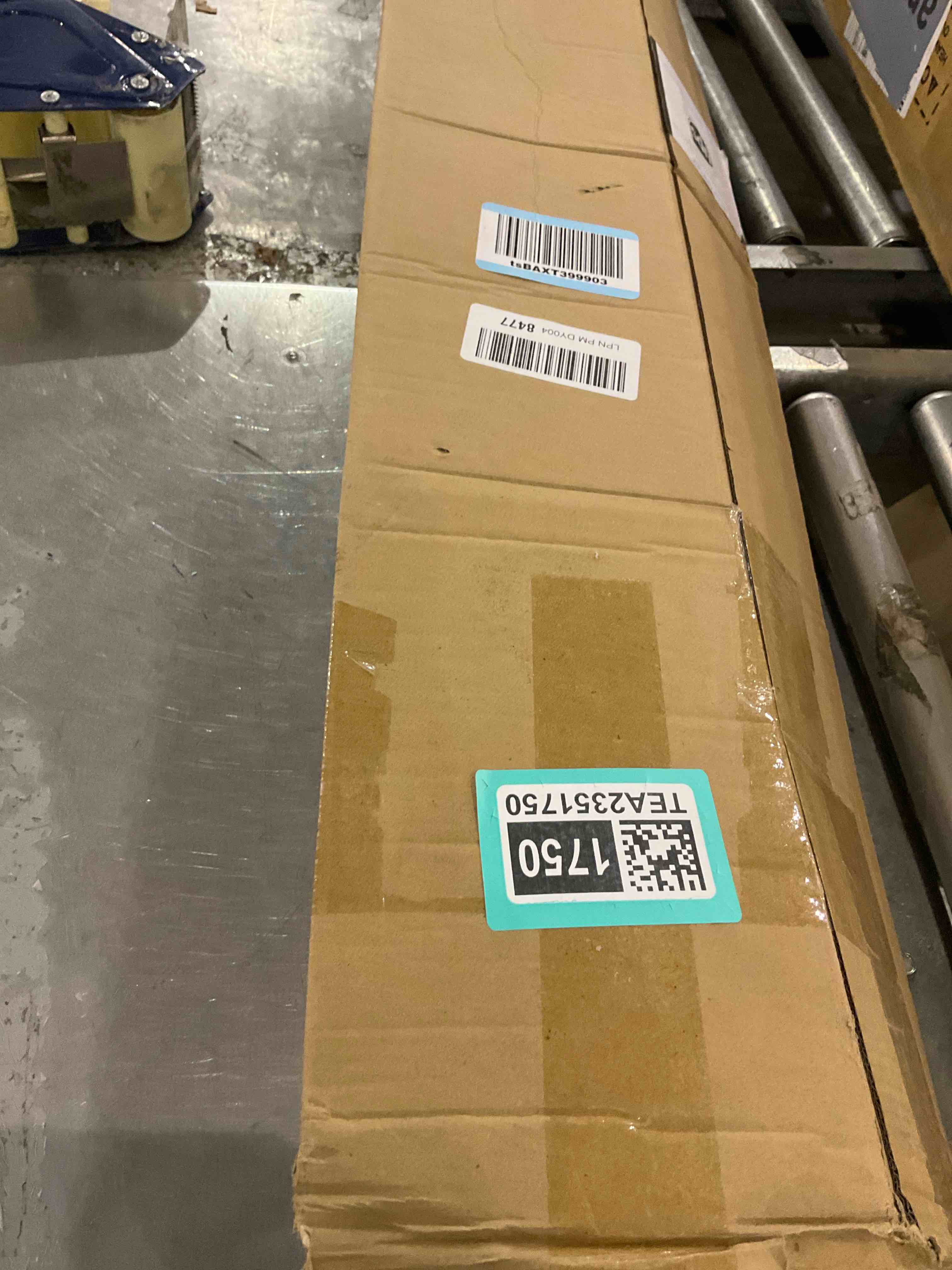 https://s3.amazonaws.com/lotting-images-prod/bidfta/TEA2351750_1750942039644.jpeg