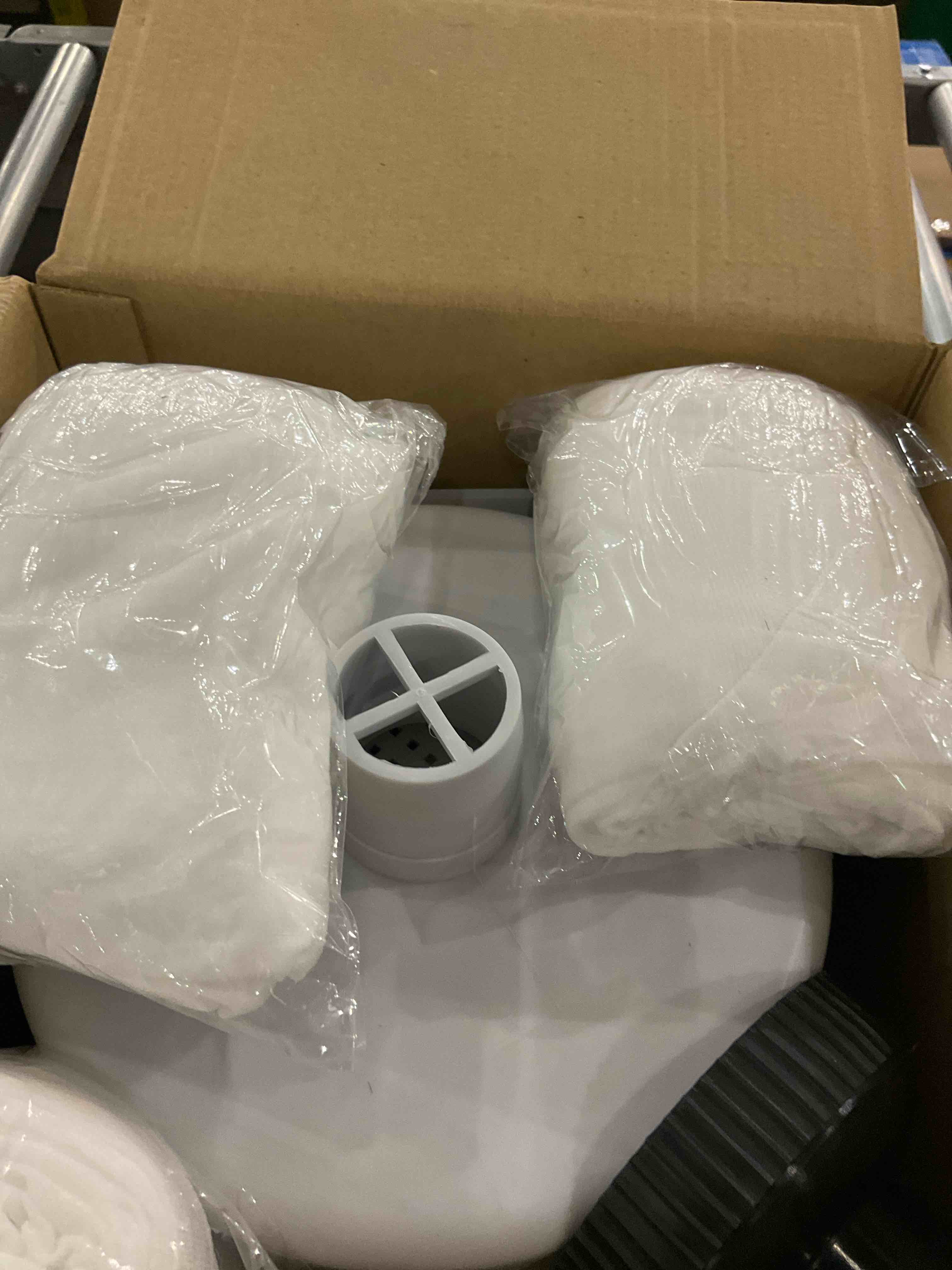 https://s3.amazonaws.com/lotting-images-prod/bidfta/TEA2351760_1750942511491.jpeg