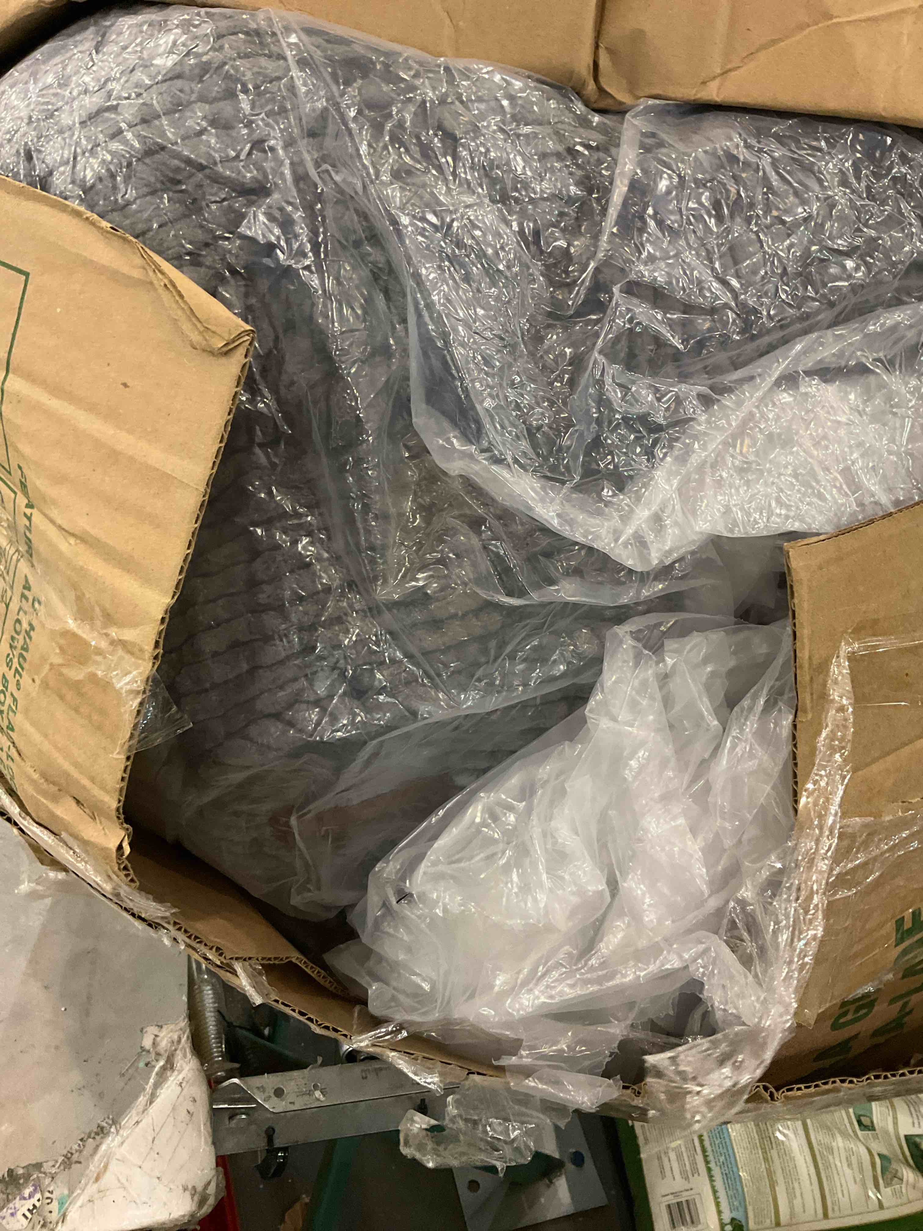https://s3.amazonaws.com/lotting-images-prod/bidfta/TEA2351933_1750952406680.jpeg
