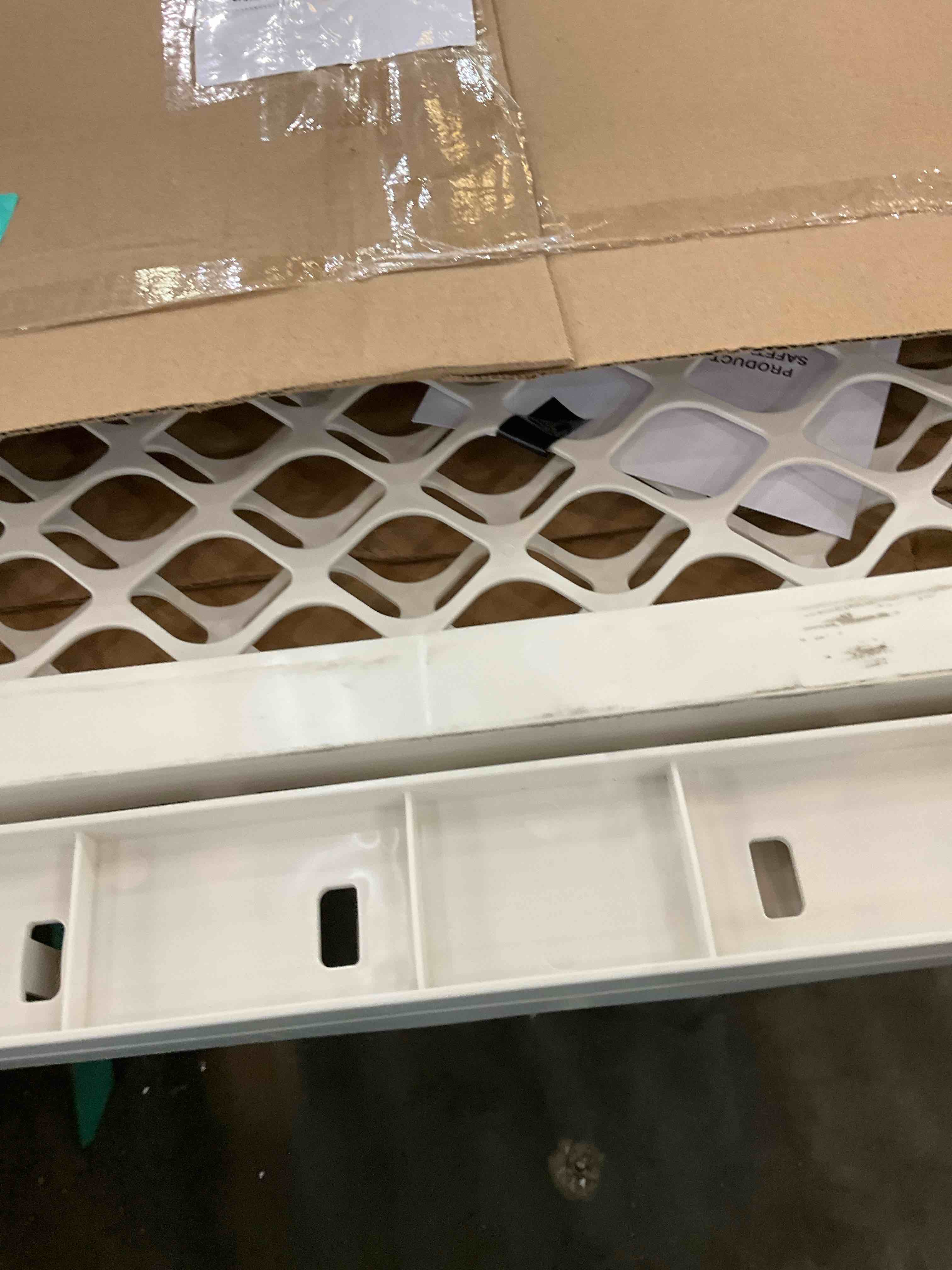 https://s3.amazonaws.com/lotting-images-prod/bidfta/TEA2352027_1750957794974.jpeg