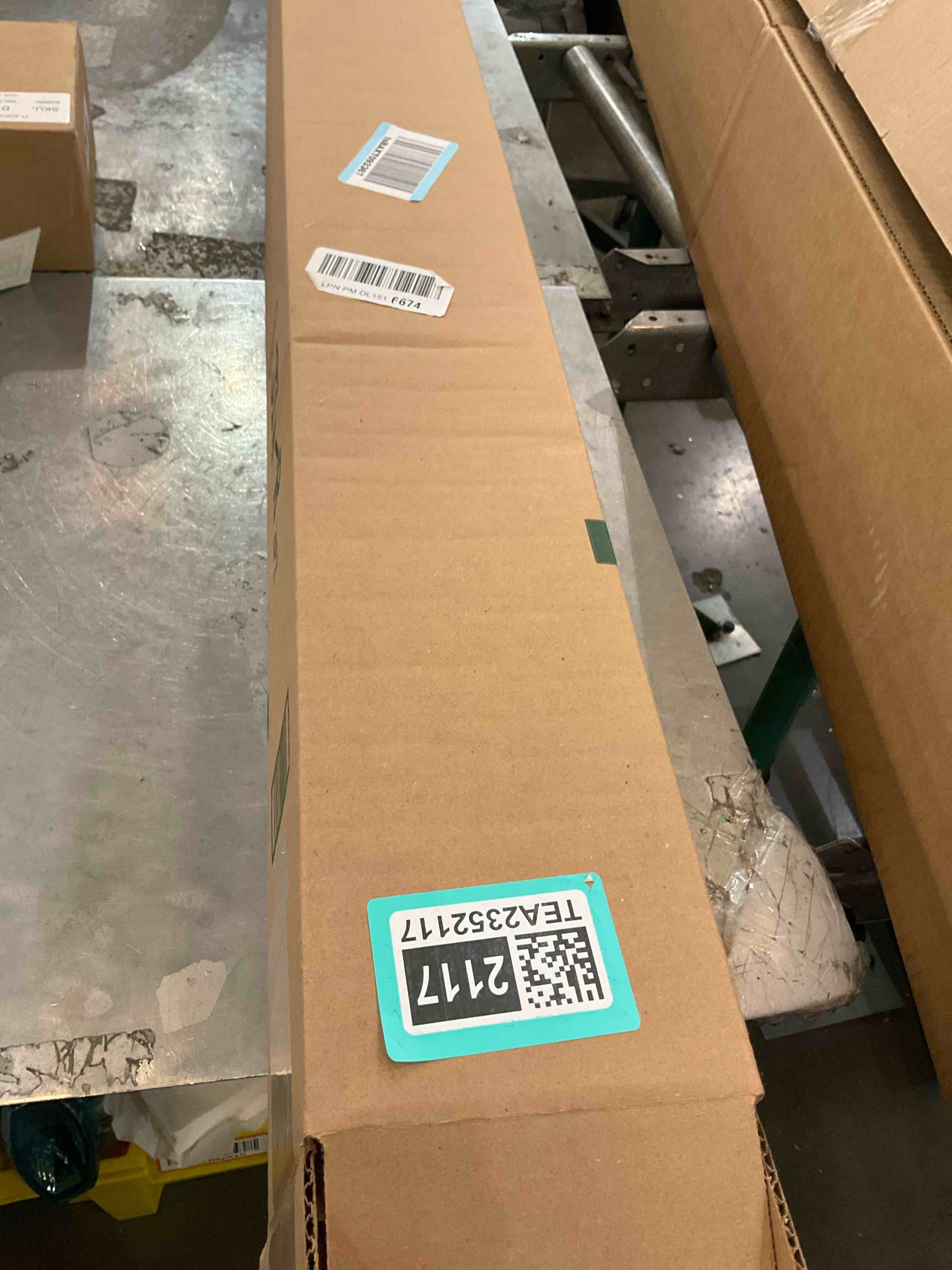 https://s3.amazonaws.com/lotting-images-prod/bidfta/TEA2352117_1750960007332.jpeg