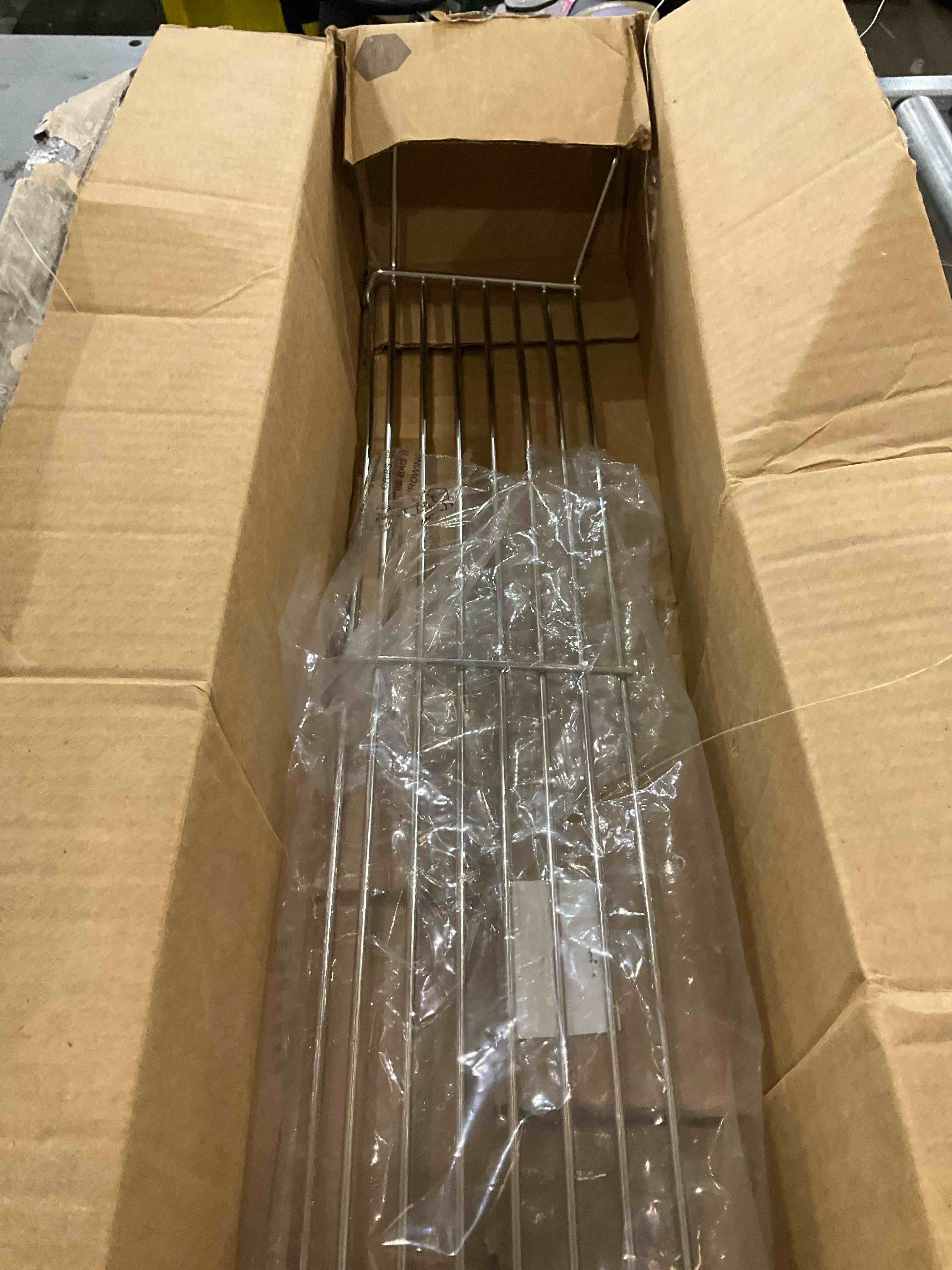 https://s3.amazonaws.com/lotting-images-prod/bidfta/TEA2352170_1751026174516.jpeg