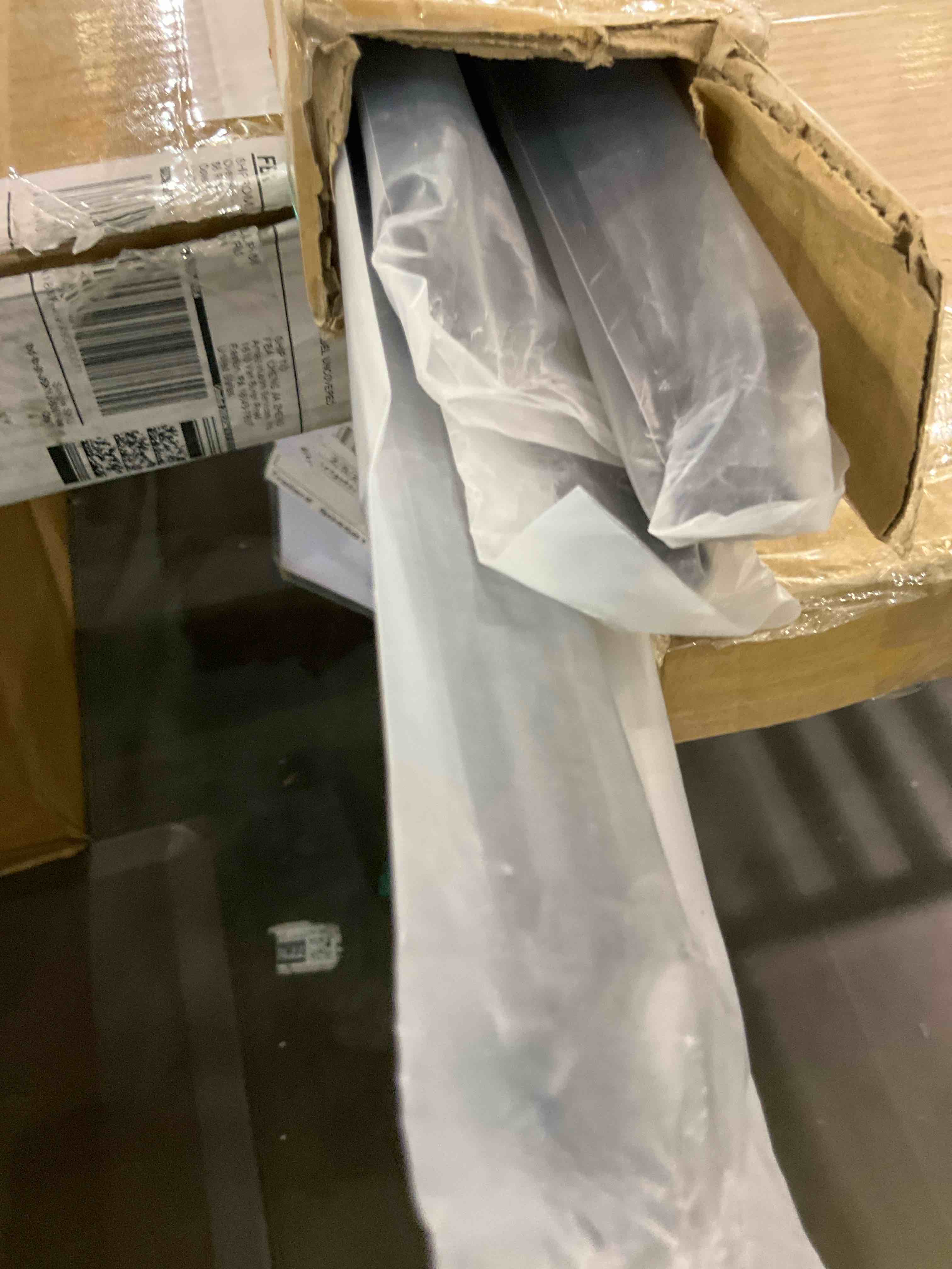 https://s3.amazonaws.com/lotting-images-prod/bidfta/TEA2352217_1751035812110.jpeg