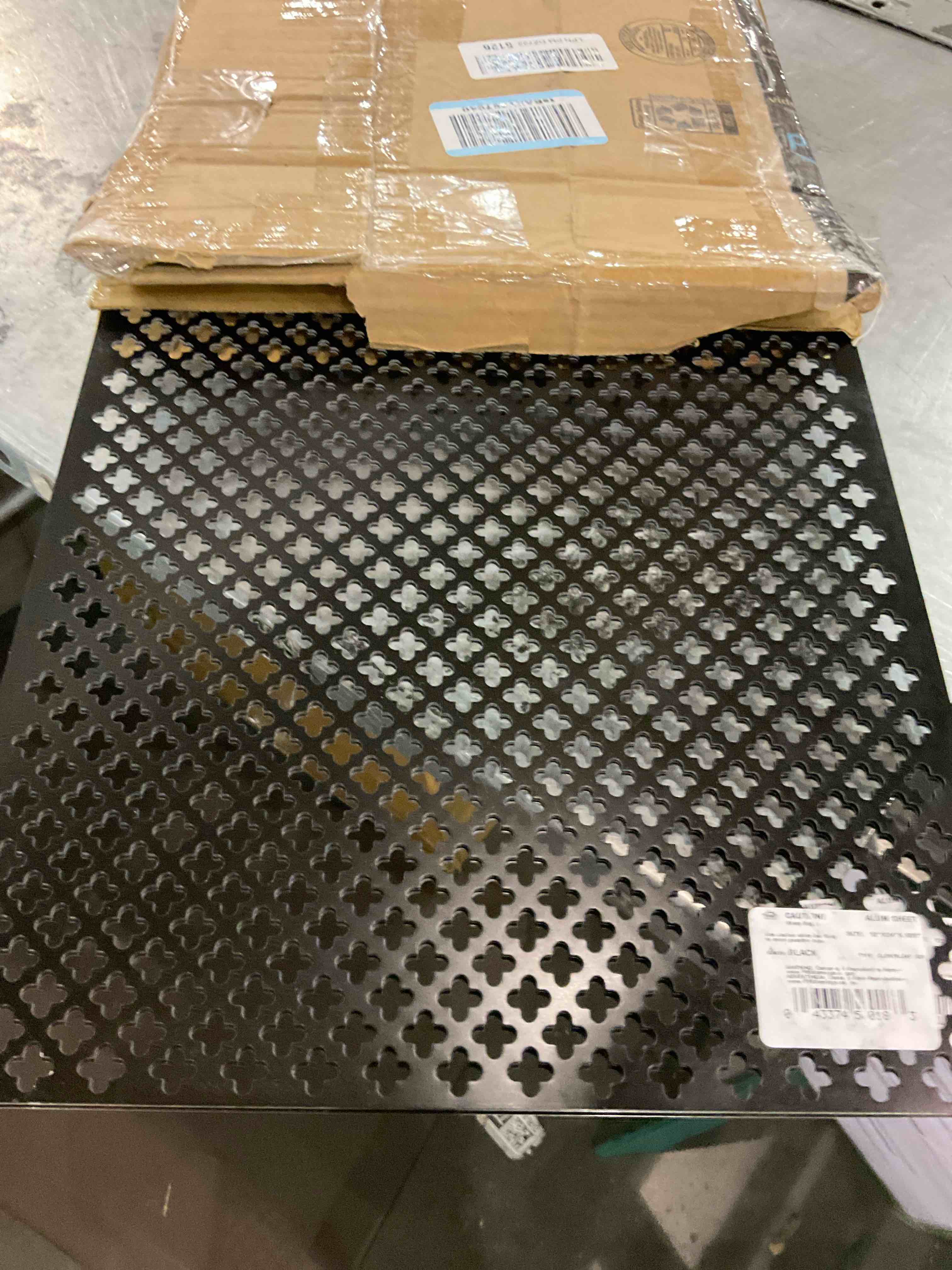 https://s3.amazonaws.com/lotting-images-prod/bidfta/TEA2353024_1751049353175.jpeg