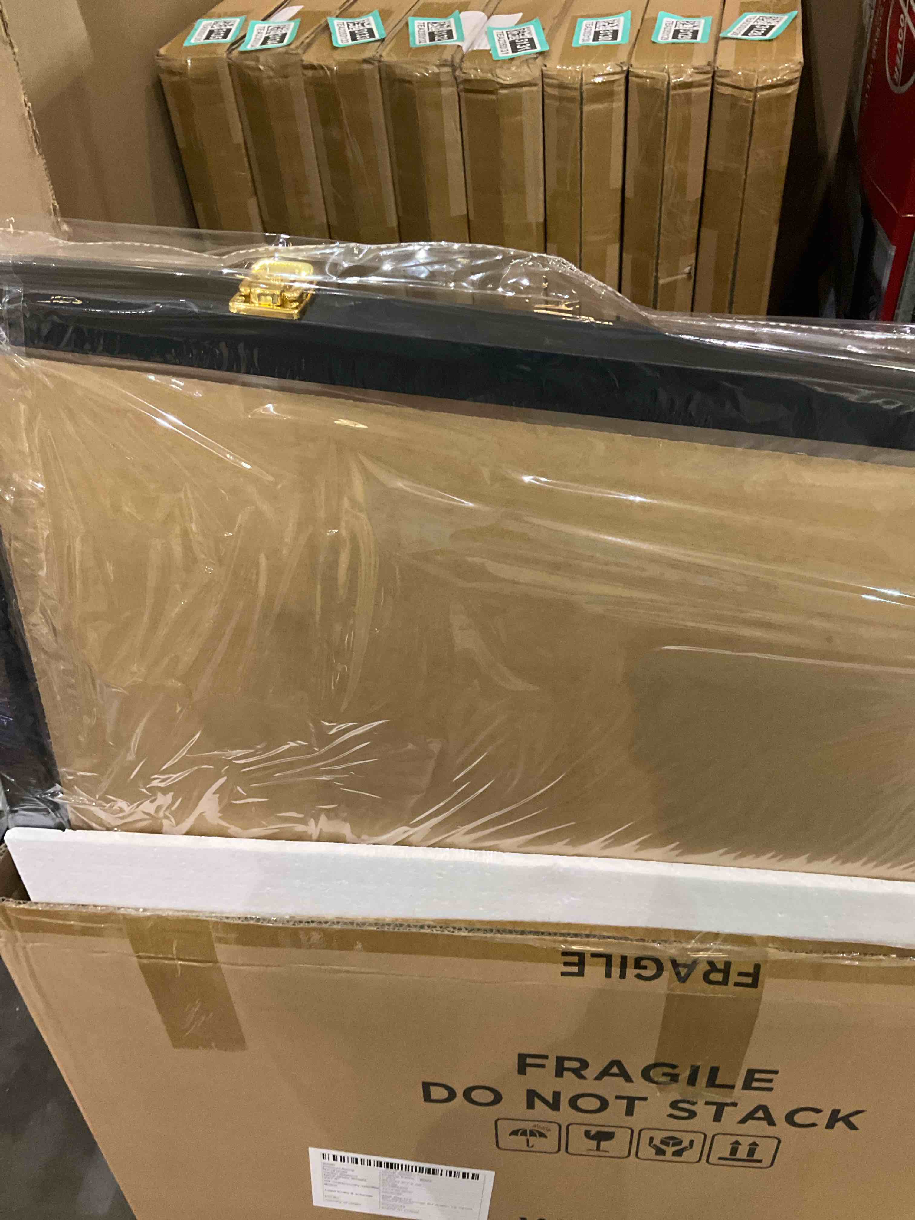 https://s3.amazonaws.com/lotting-images-prod/bidfta/TEA2353128_1750947740636.jpeg
