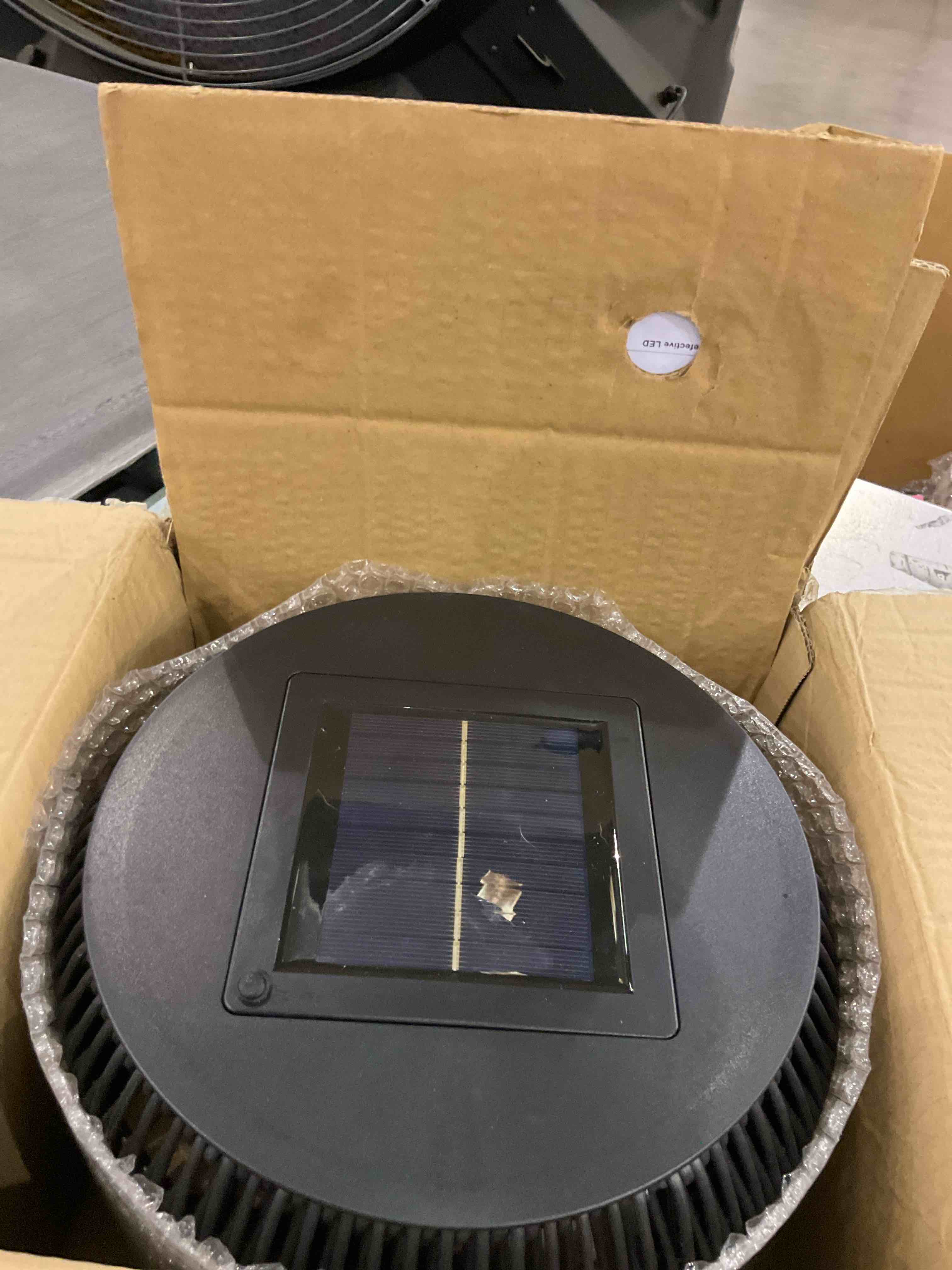 https://s3.amazonaws.com/lotting-images-prod/bidfta/TEA2353277_1750946498650.jpeg