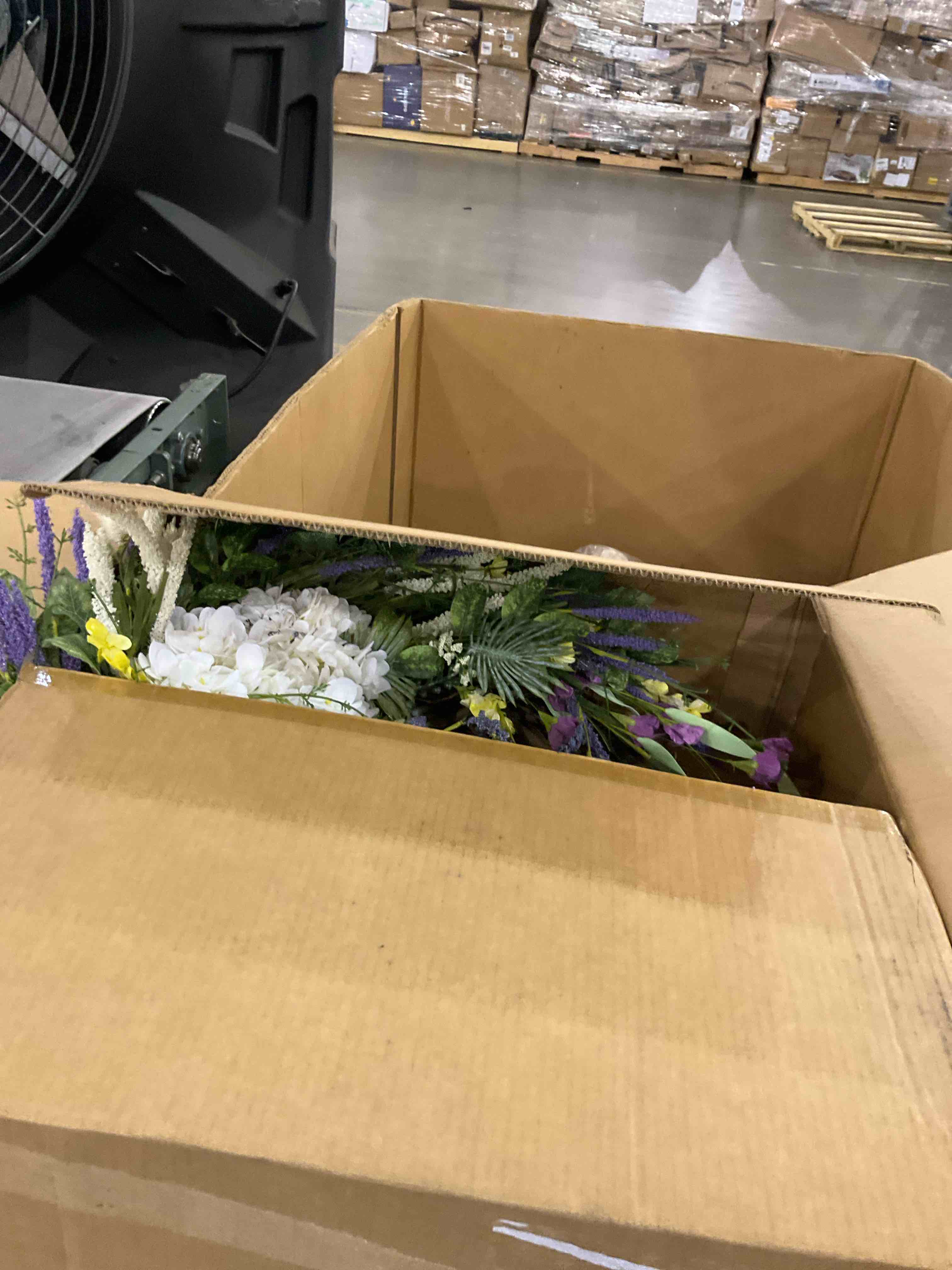 https://s3.amazonaws.com/lotting-images-prod/bidfta/TEA2353289_1750951138789.jpeg