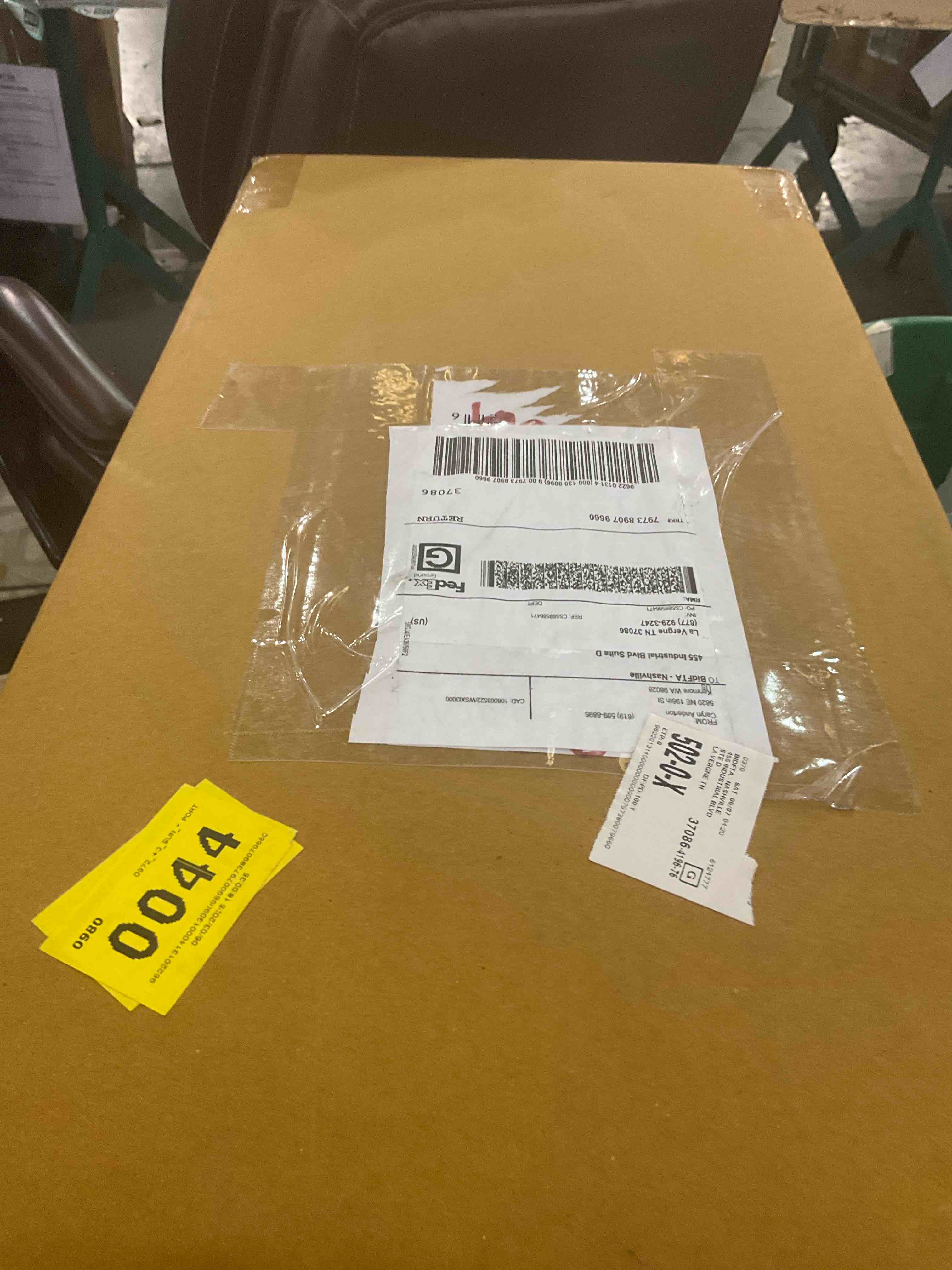 https://s3.amazonaws.com/lotting-images-prod/bidfta/TEA2353316_1750948032255.jpeg