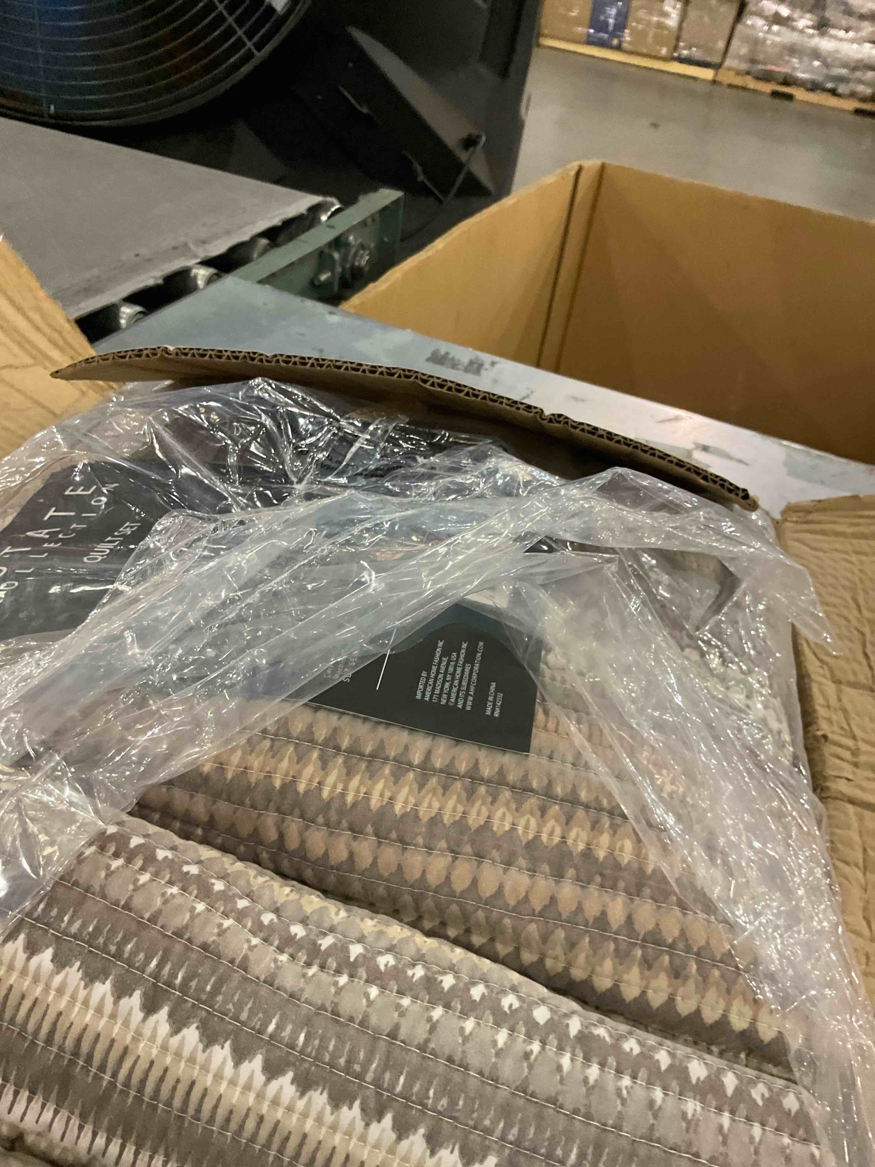 https://s3.amazonaws.com/lotting-images-prod/bidfta/TEA2353324_1750948385861.jpeg