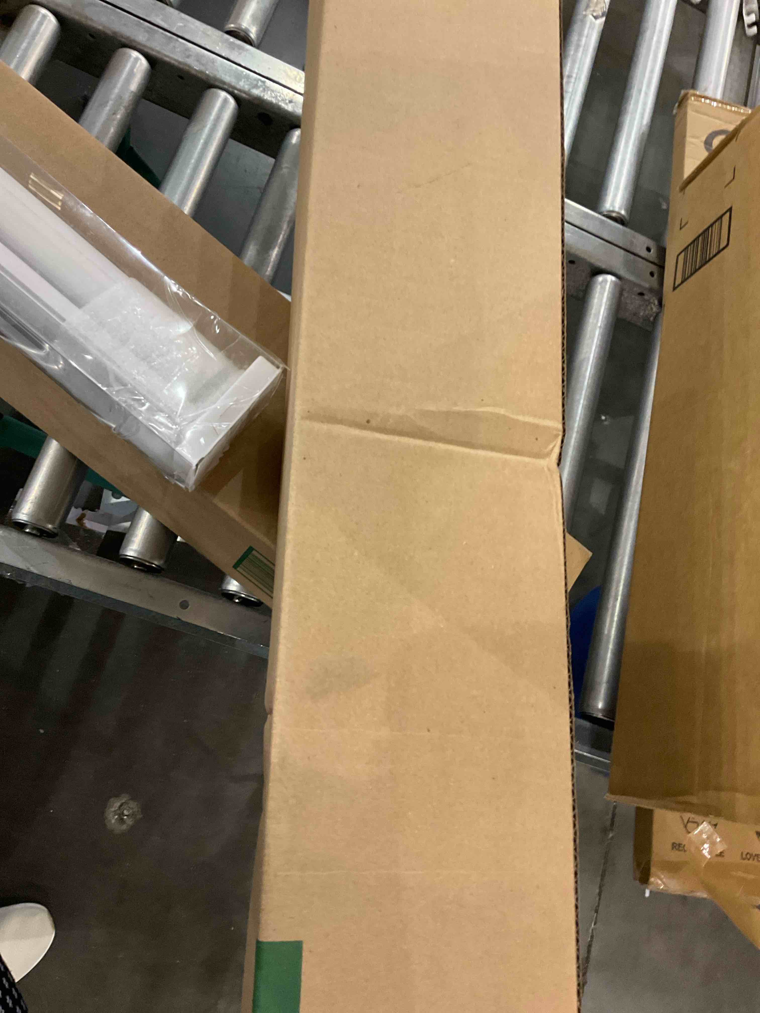 https://s3.amazonaws.com/lotting-images-prod/bidfta/TEA2353513_1751282253457.jpeg