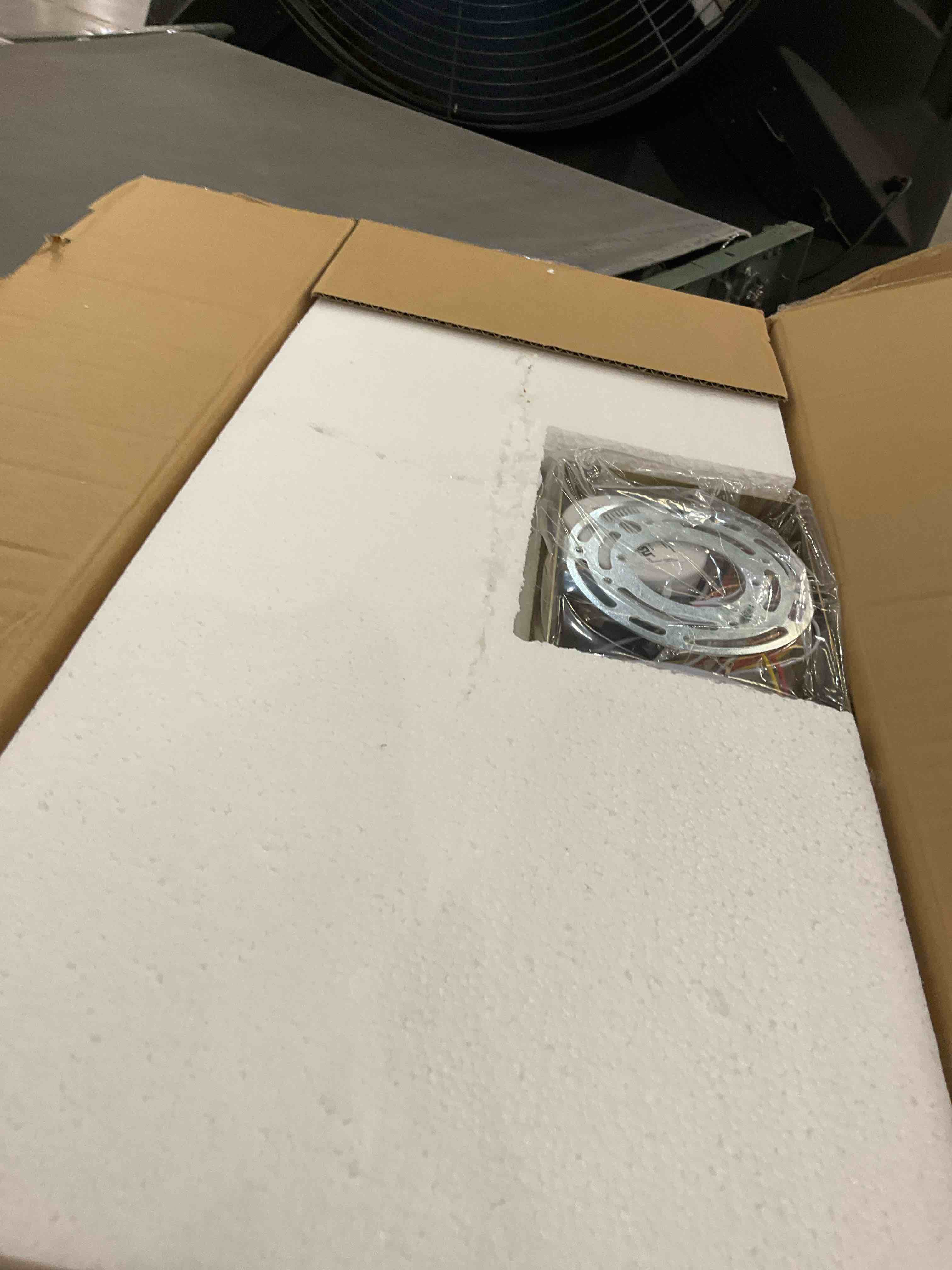 https://s3.amazonaws.com/lotting-images-prod/bidfta/TEA2353668_1751032090657.jpeg