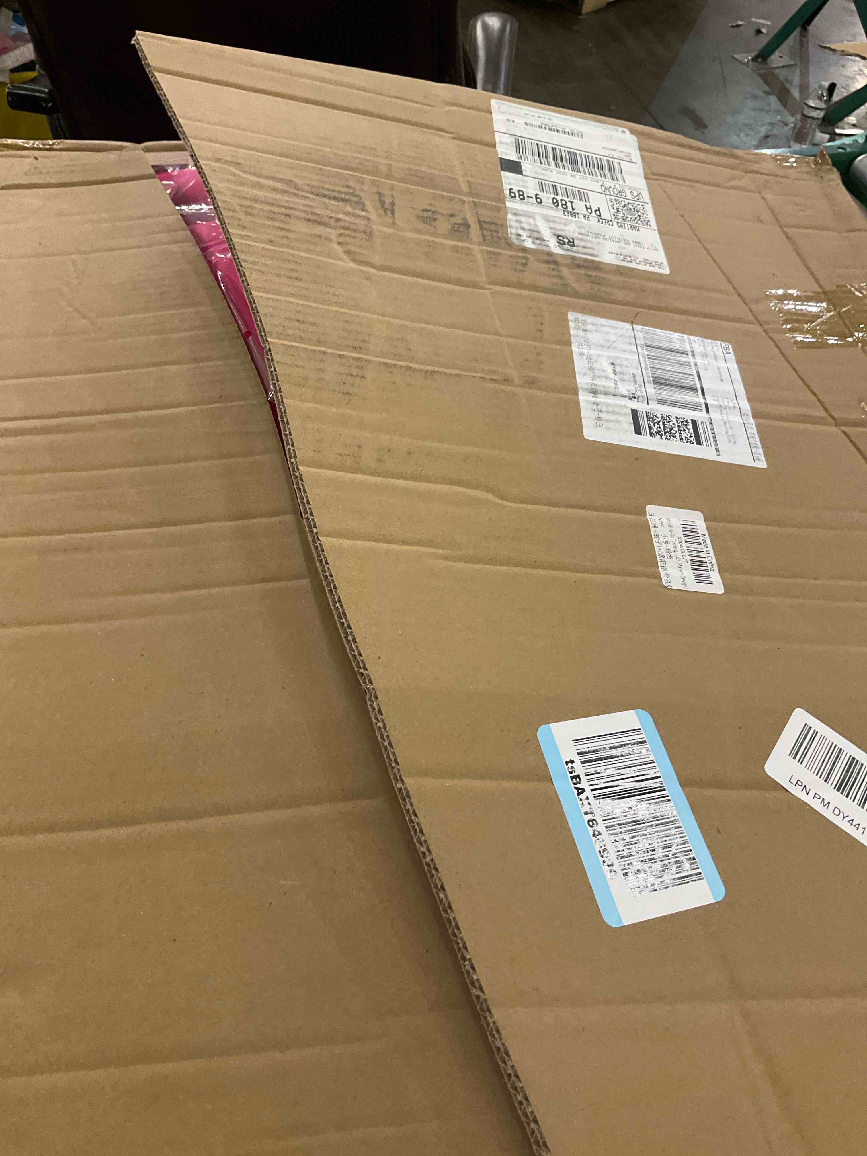 https://s3.amazonaws.com/lotting-images-prod/bidfta/TEA2353900_1751032043262.jpeg