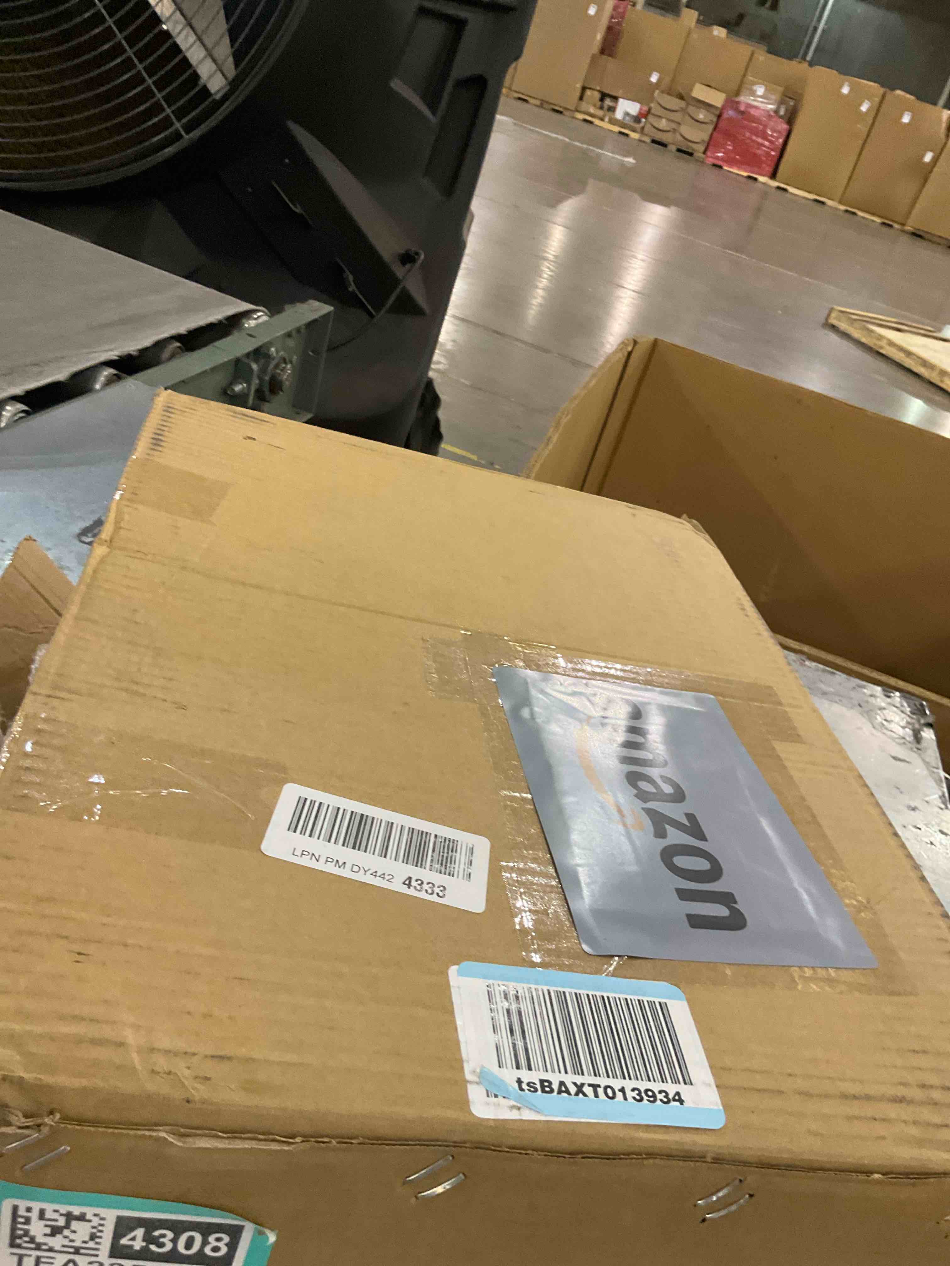 https://s3.amazonaws.com/lotting-images-prod/bidfta/TEA2354308_1751283290216.jpeg