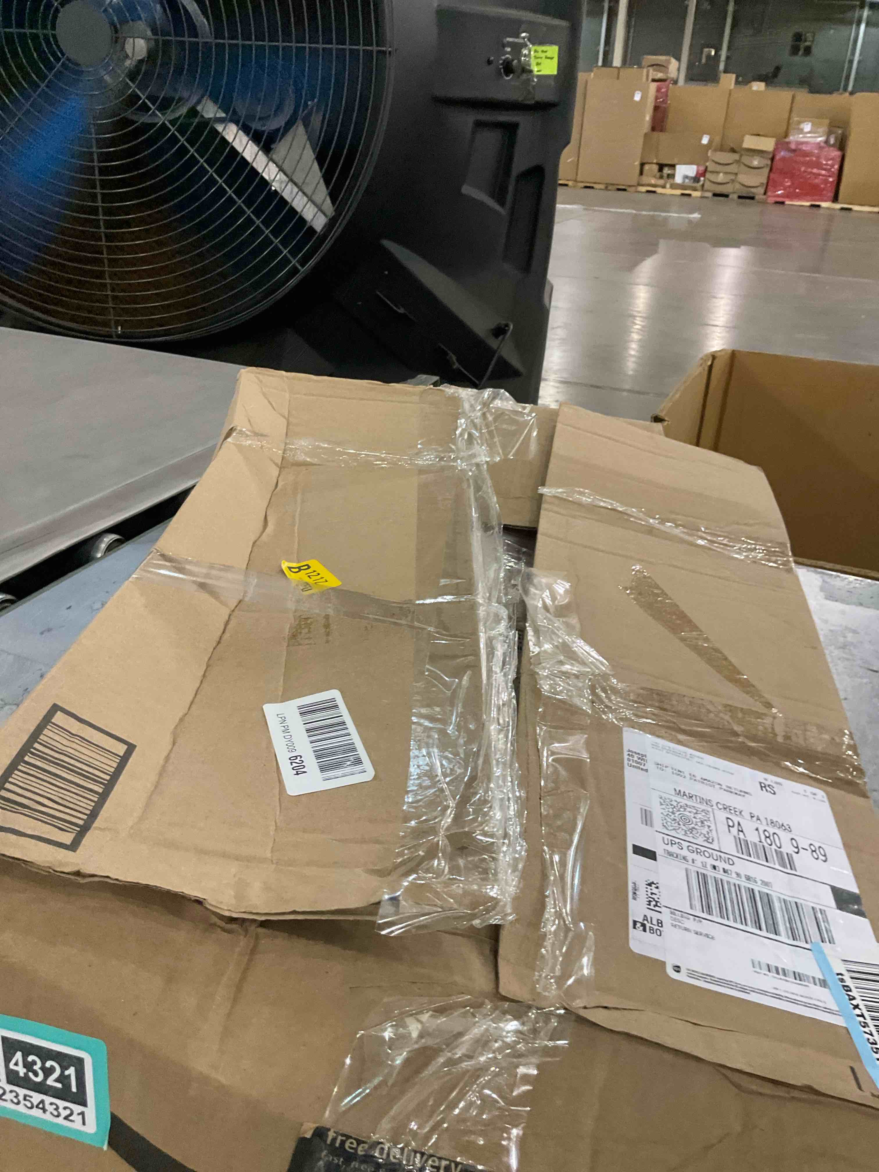 https://s3.amazonaws.com/lotting-images-prod/bidfta/TEA2354321_1751284540205.jpeg