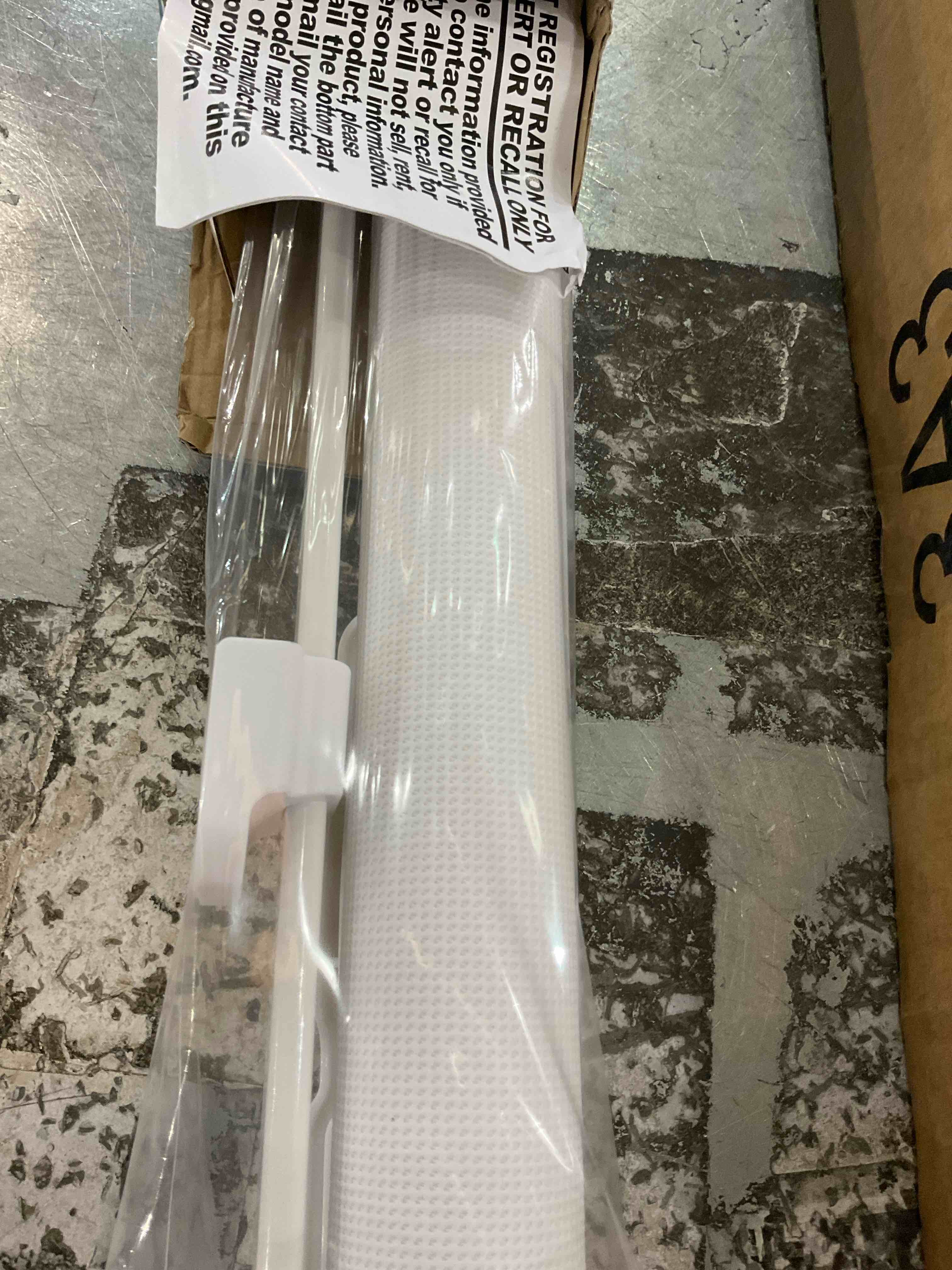 https://s3.amazonaws.com/lotting-images-prod/bidfta/TEA2355603_1751384144004.jpeg