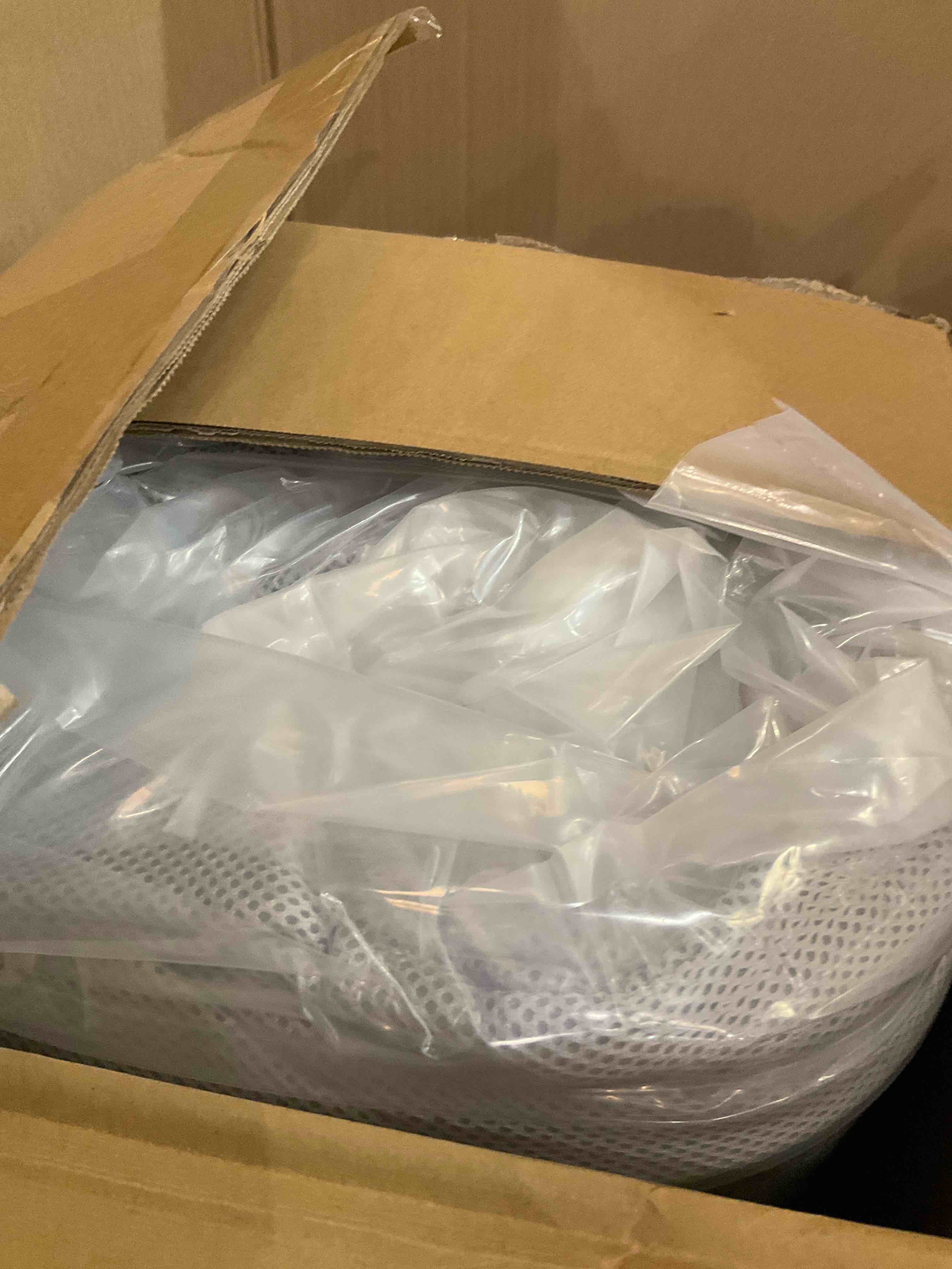 https://s3.amazonaws.com/lotting-images-prod/bidfta/TEA2356247_1750689938288.jpeg
