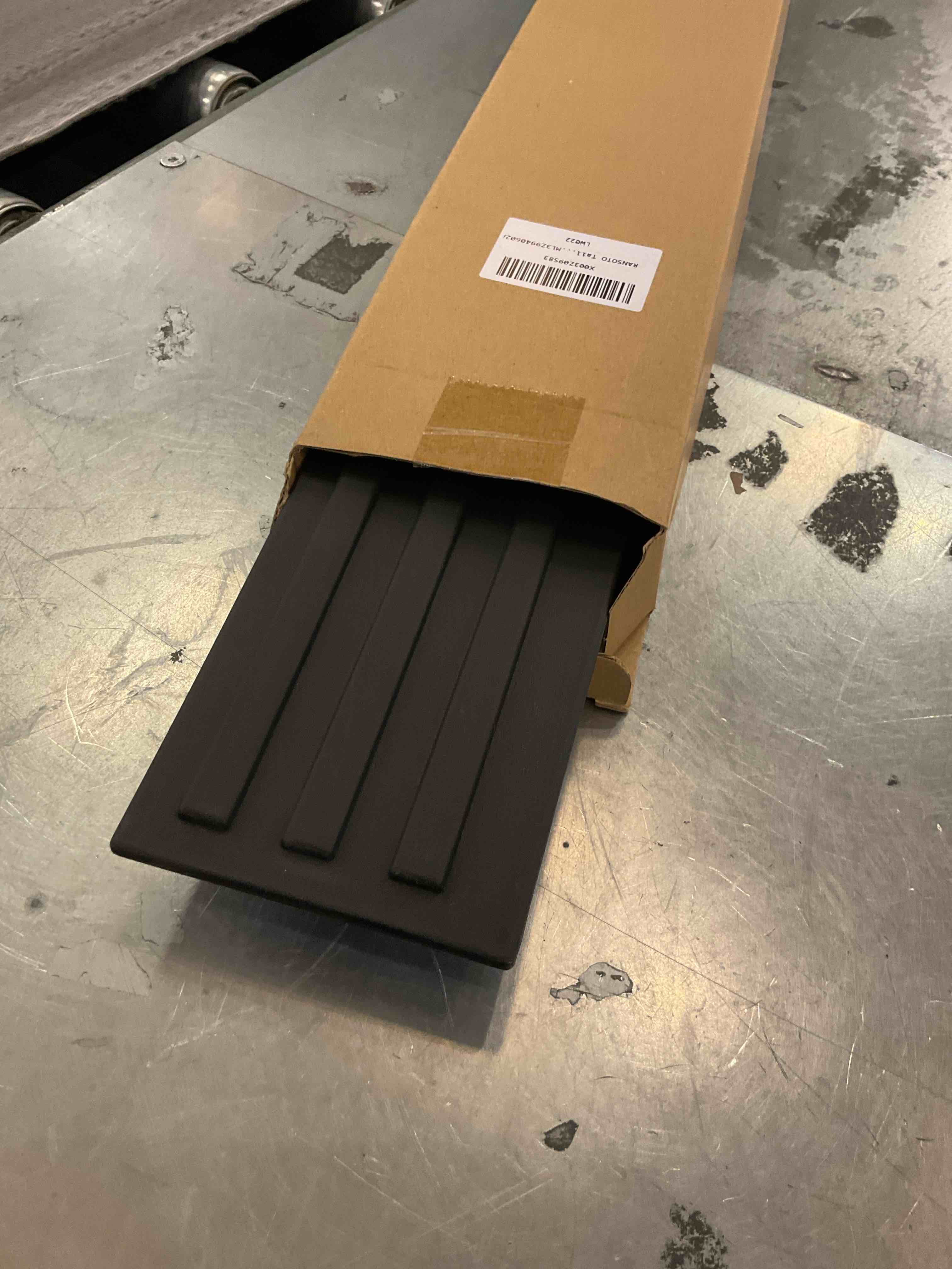 https://s3.amazonaws.com/lotting-images-prod/bidfta/TEA2356367_1750692770889.jpeg