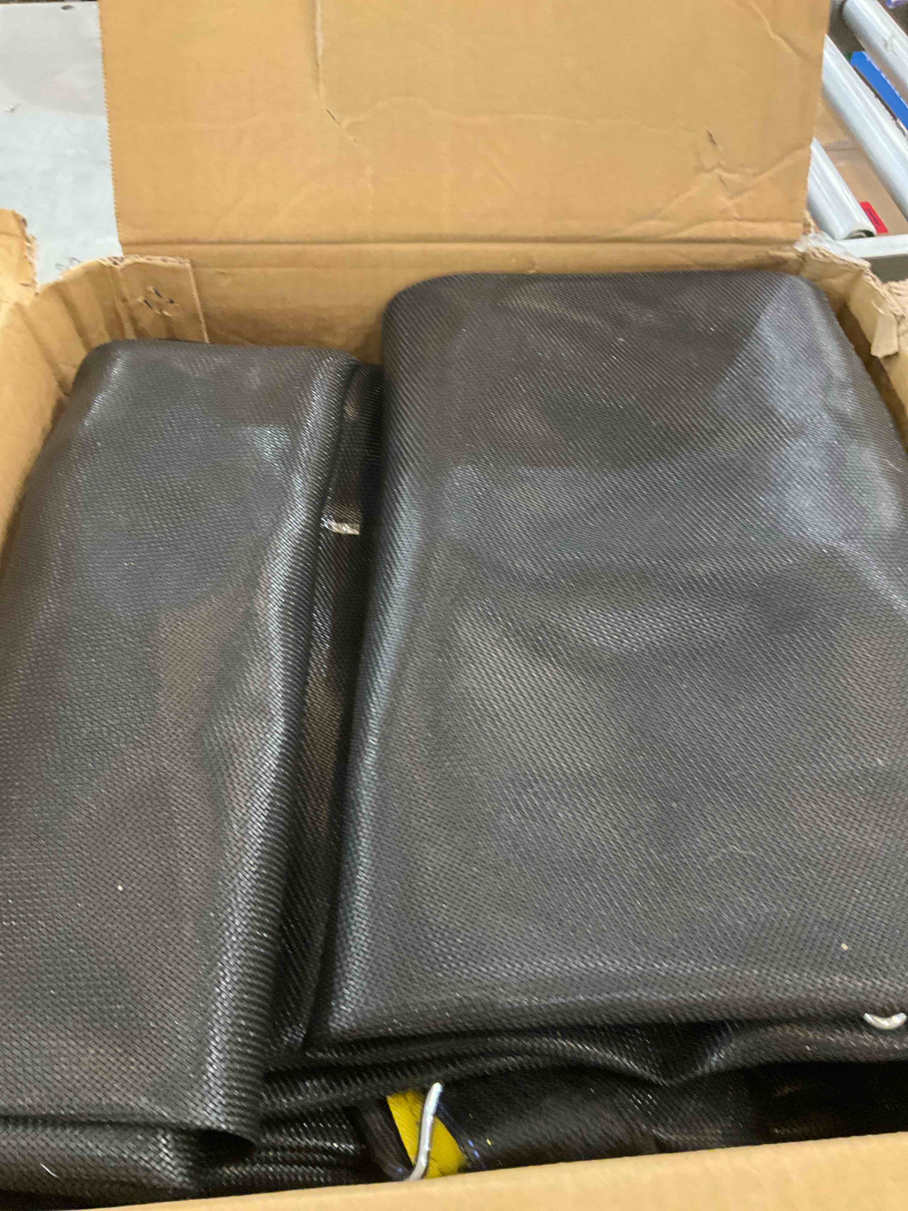 https://s3.amazonaws.com/lotting-images-prod/bidfta/TEA2356700_1750703183675.jpeg