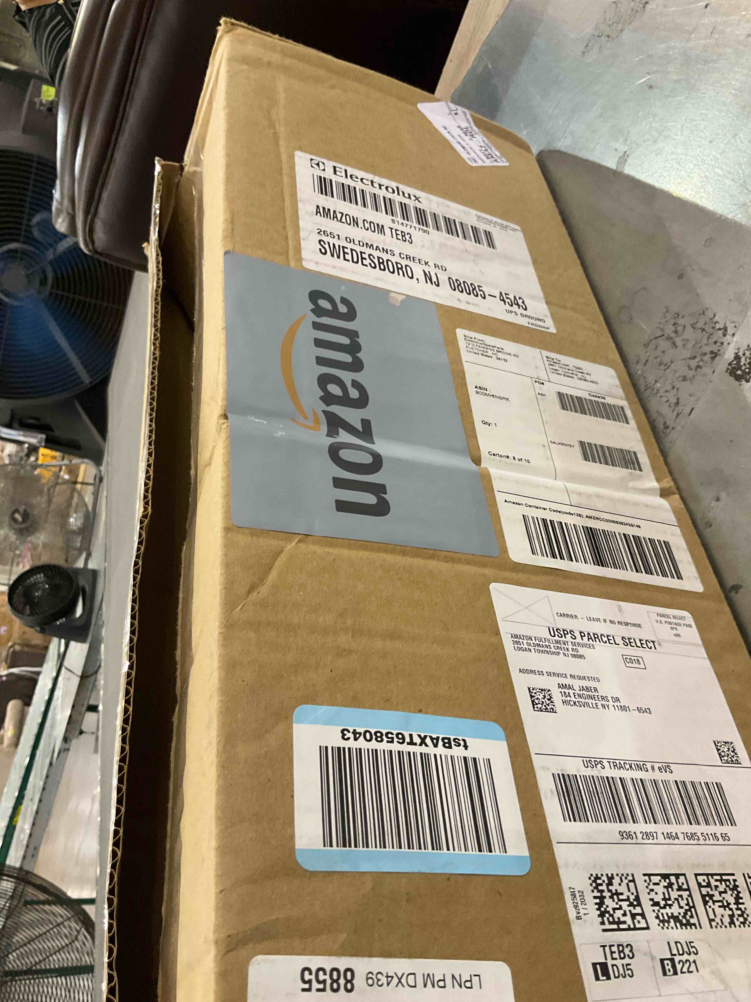 https://s3.amazonaws.com/lotting-images-prod/bidfta/TEA2357358_1750773904534.jpeg