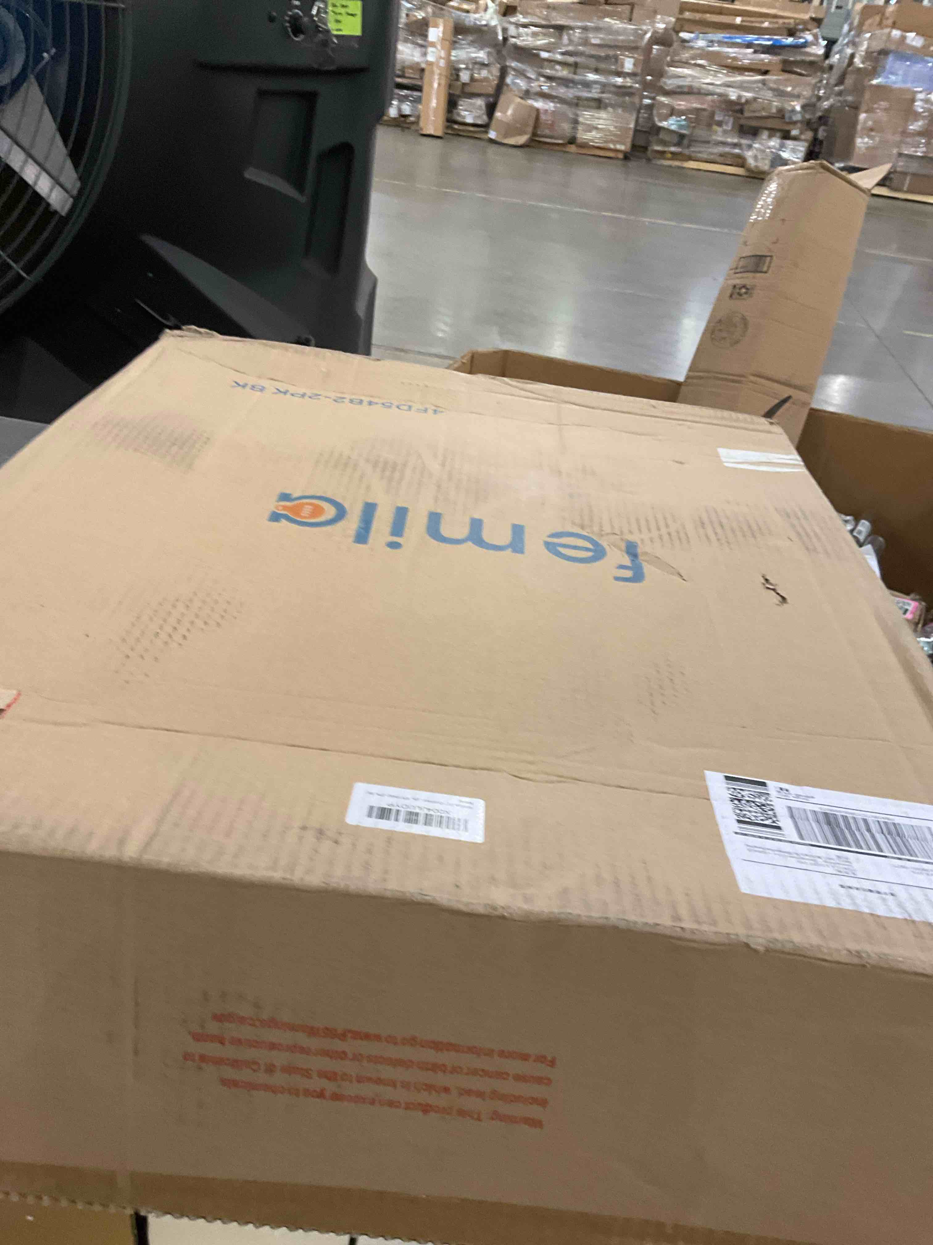 https://s3.amazonaws.com/lotting-images-prod/bidfta/TEA2357426_1750776403309.jpeg