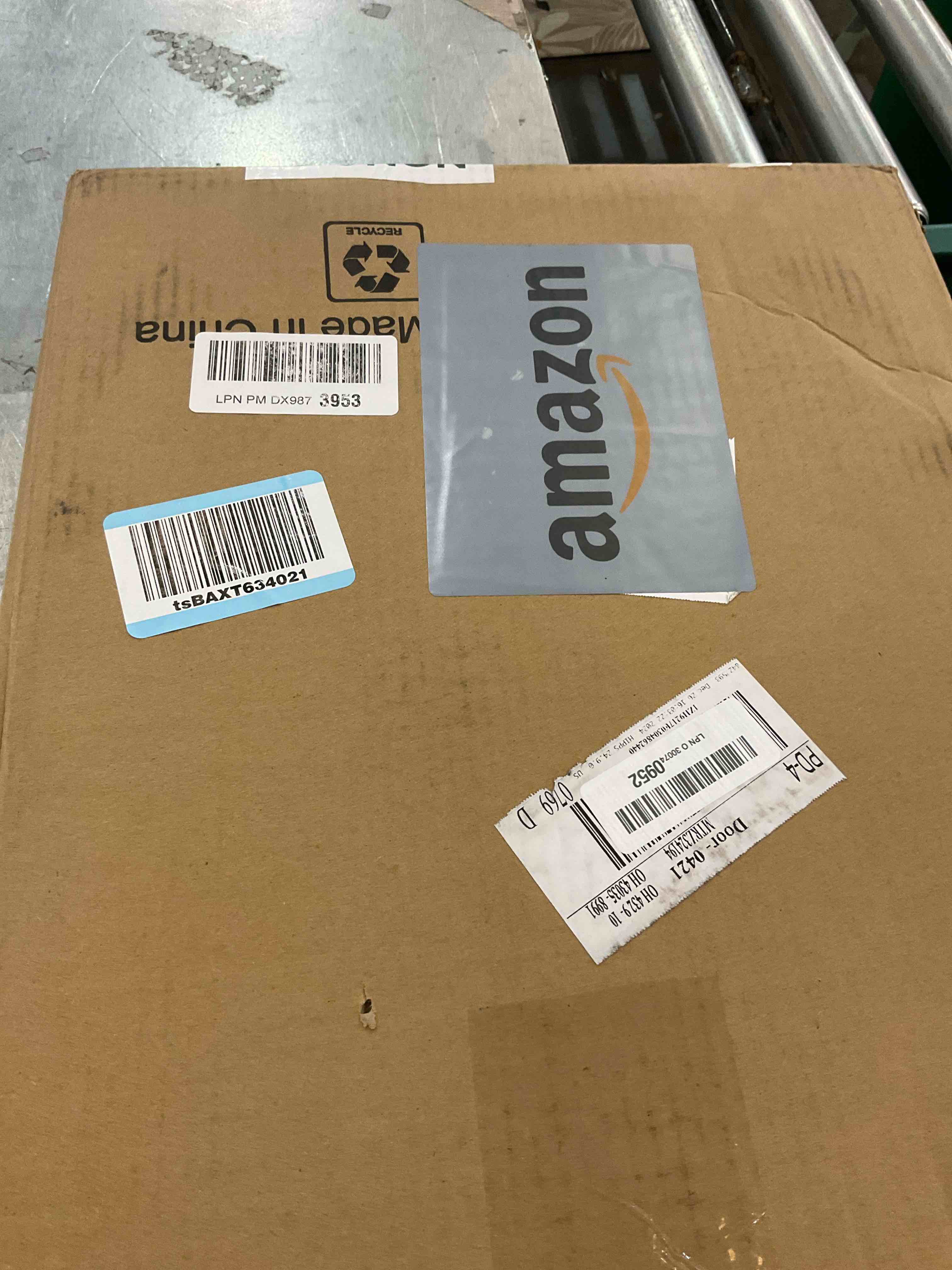 https://s3.amazonaws.com/lotting-images-prod/bidfta/TEA2357434_1750777669543.jpeg