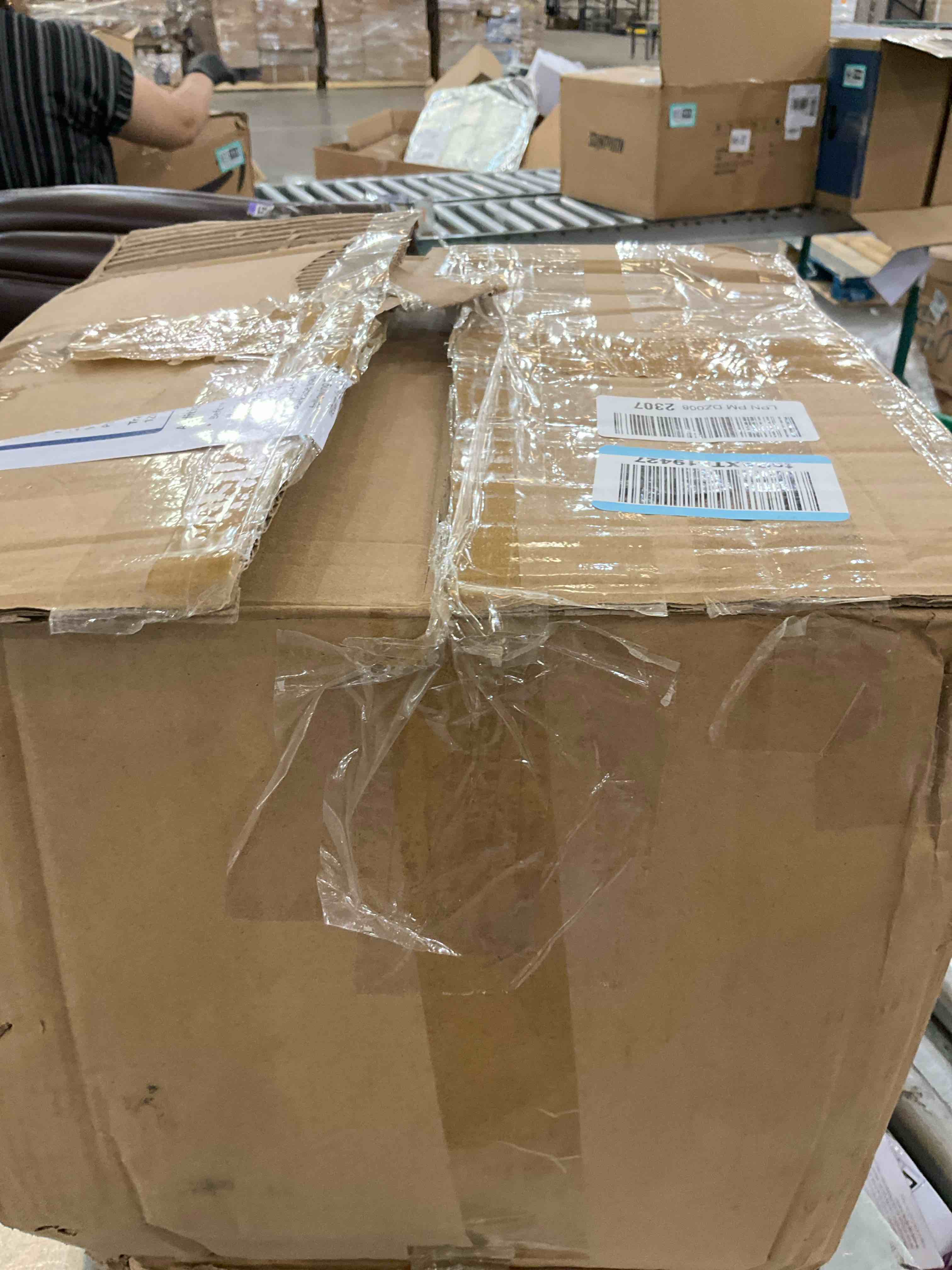 https://s3.amazonaws.com/lotting-images-prod/bidfta/TEA2357562_1750779571703.jpeg