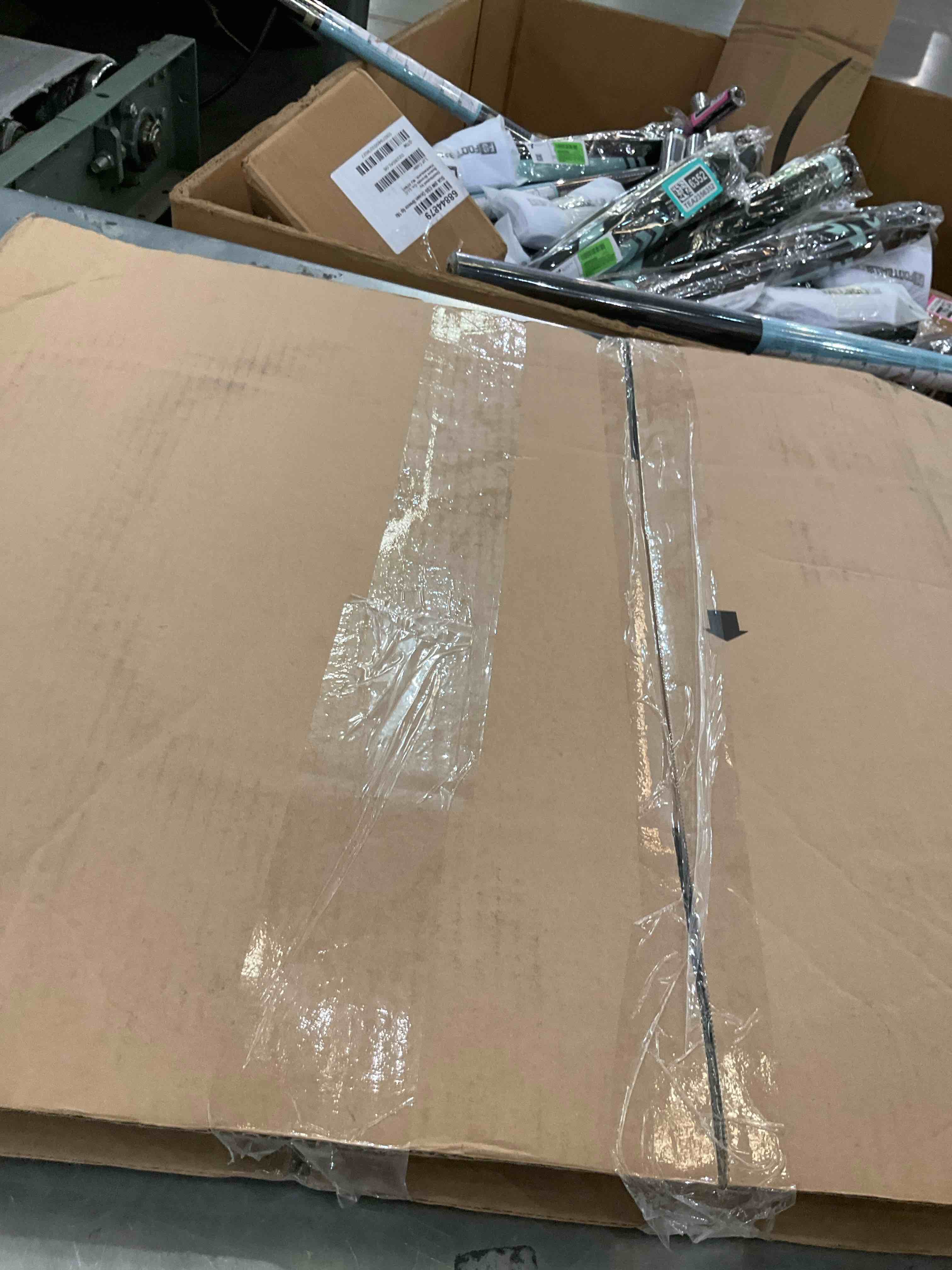 https://s3.amazonaws.com/lotting-images-prod/bidfta/TEA2357590_1750786226904.jpeg