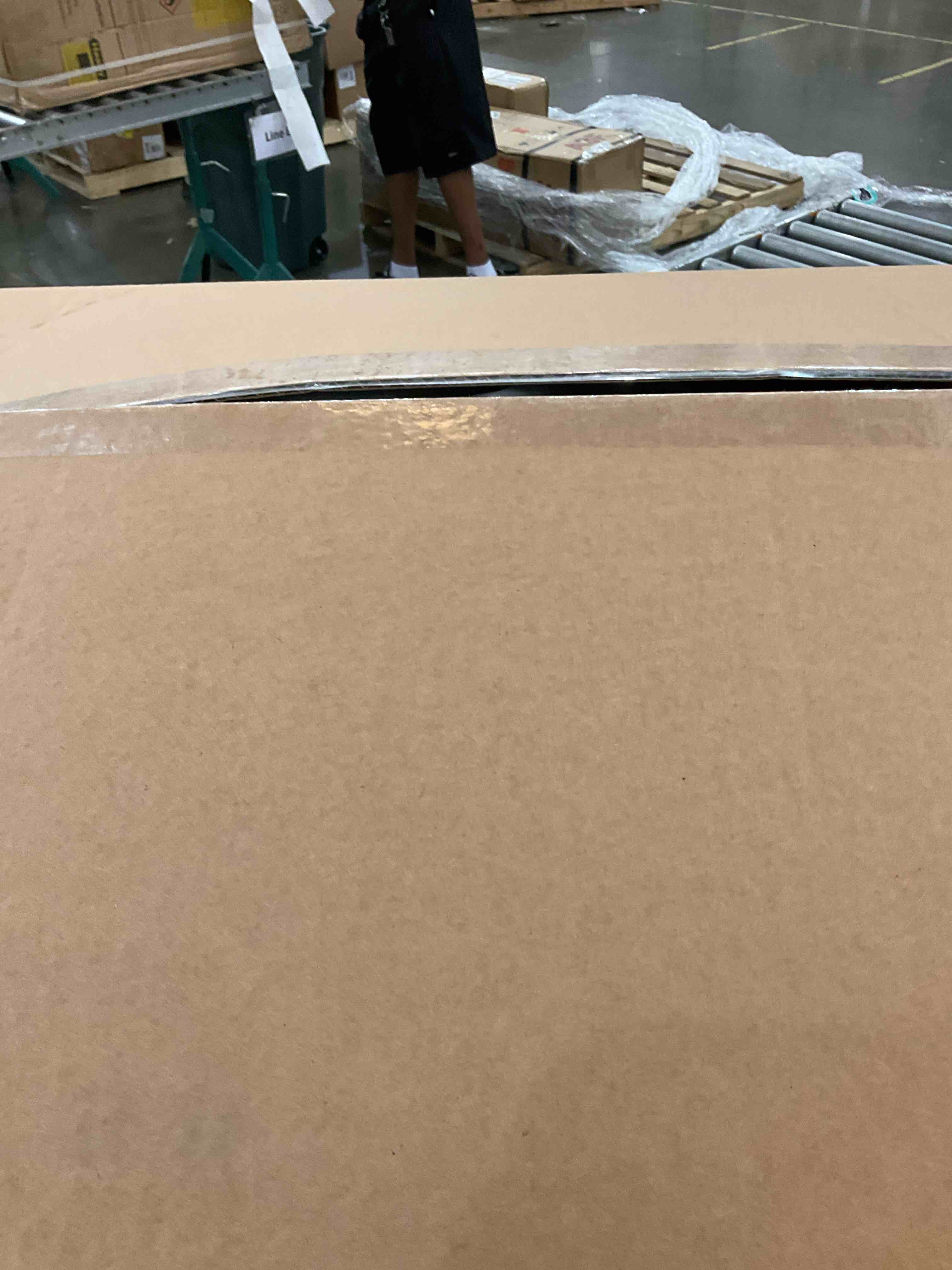 https://s3.amazonaws.com/lotting-images-prod/bidfta/TEA2357714_1750791999842.jpeg