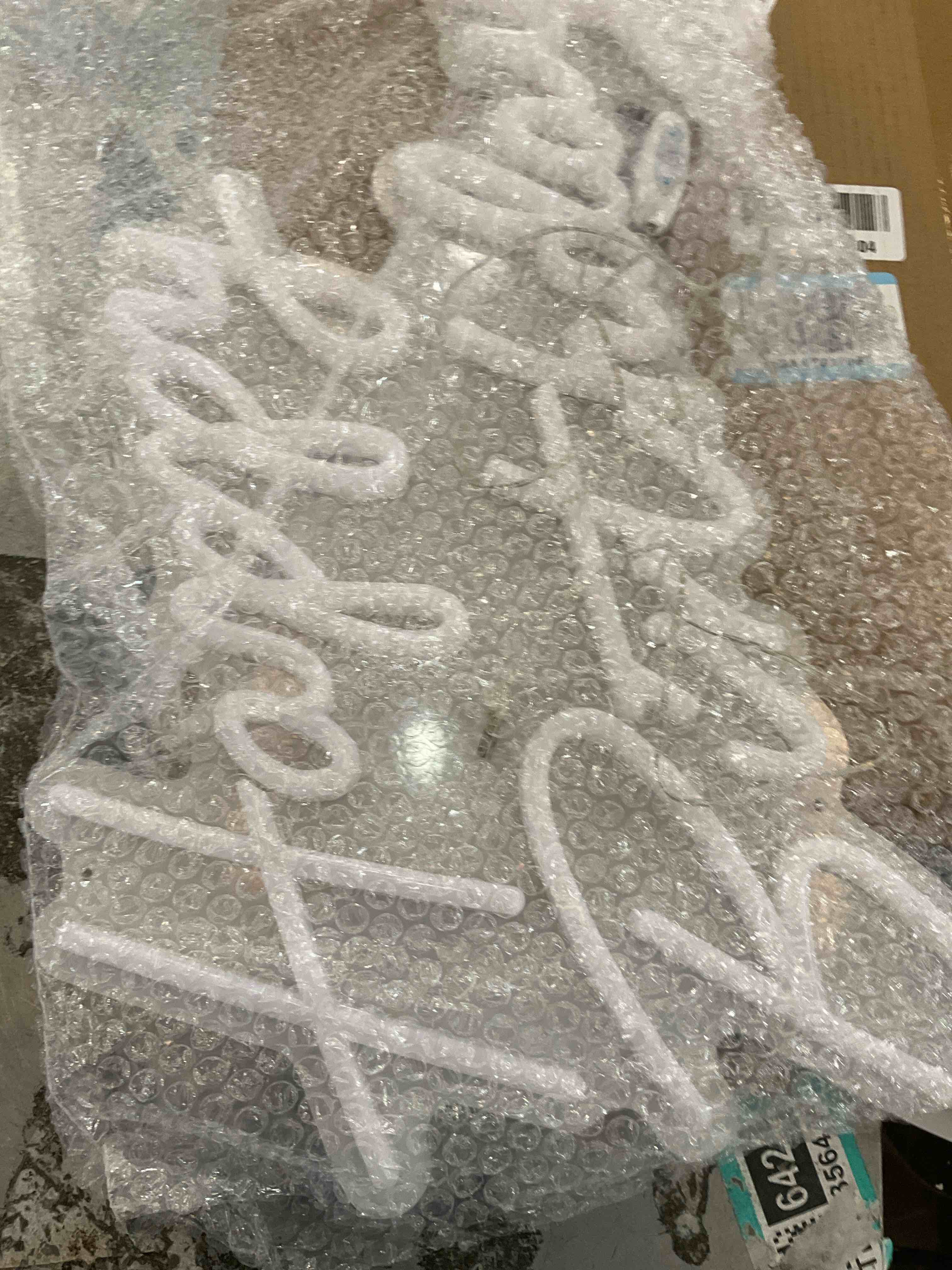 https://s3.amazonaws.com/lotting-images-prod/bidfta/TEA2357776_1750790715752.jpeg