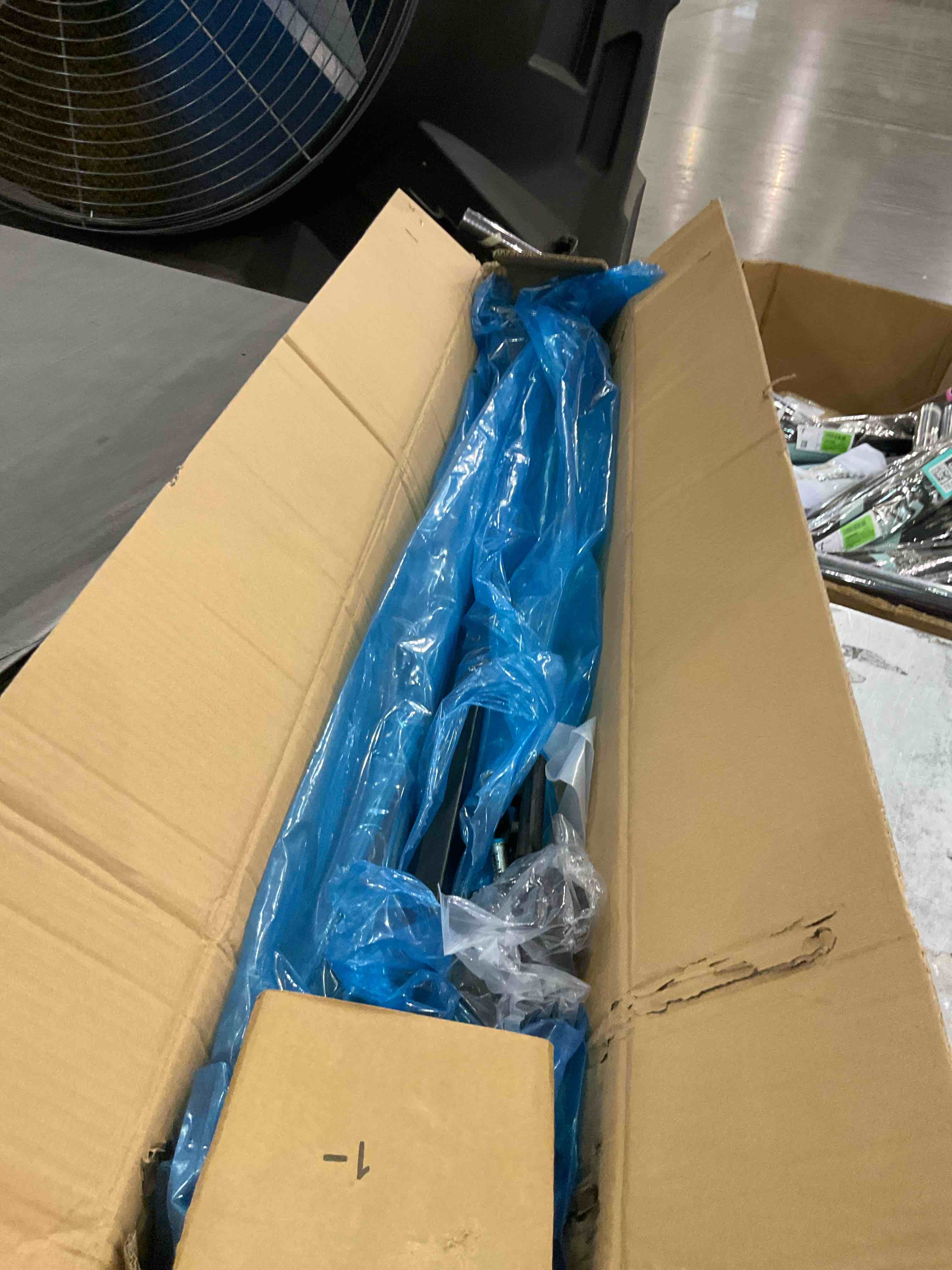 https://s3.amazonaws.com/lotting-images-prod/bidfta/TEA2357871_1750852616387.jpeg