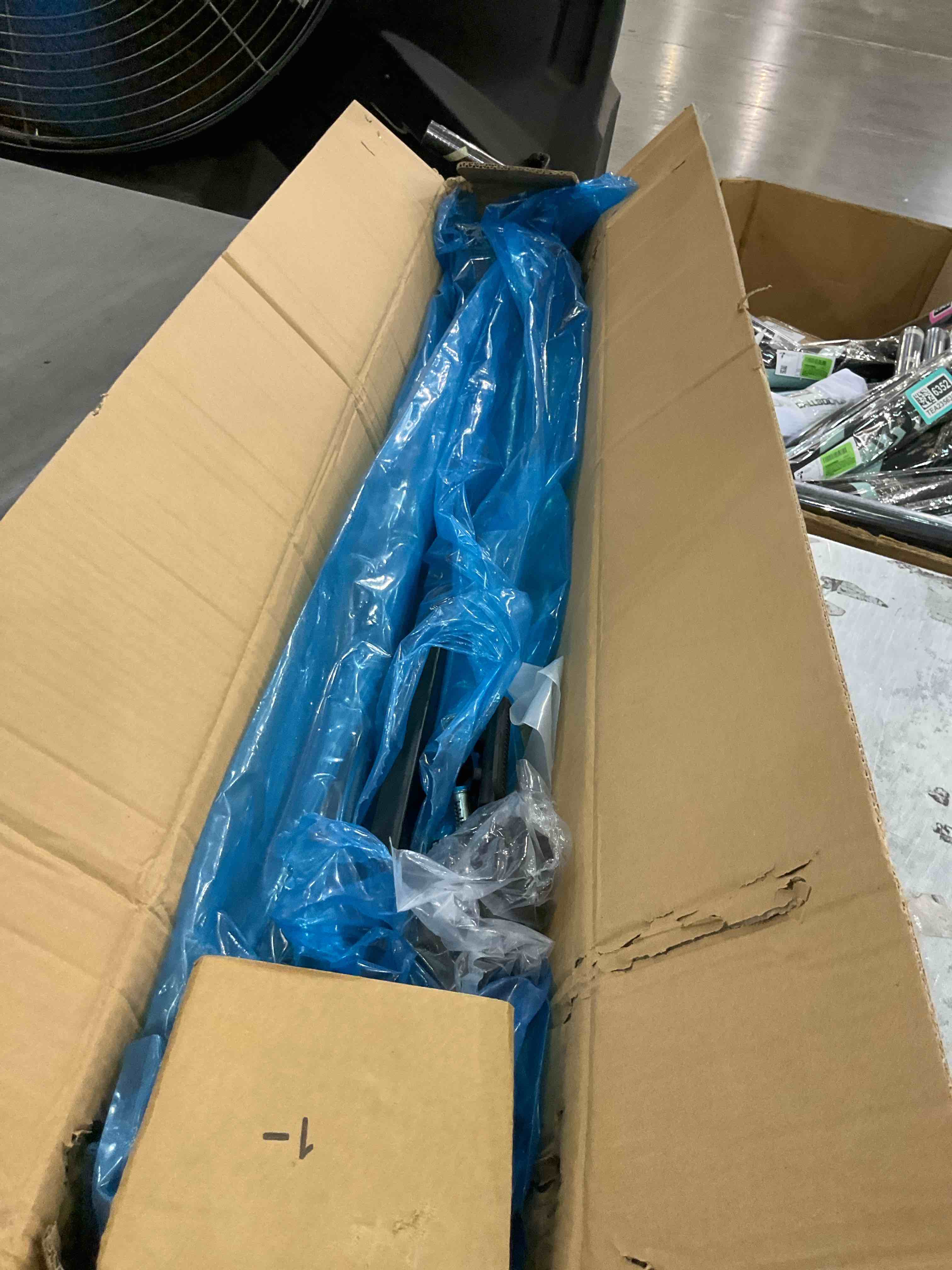 https://s3.amazonaws.com/lotting-images-prod/bidfta/TEA2357871_1750852617408.jpeg