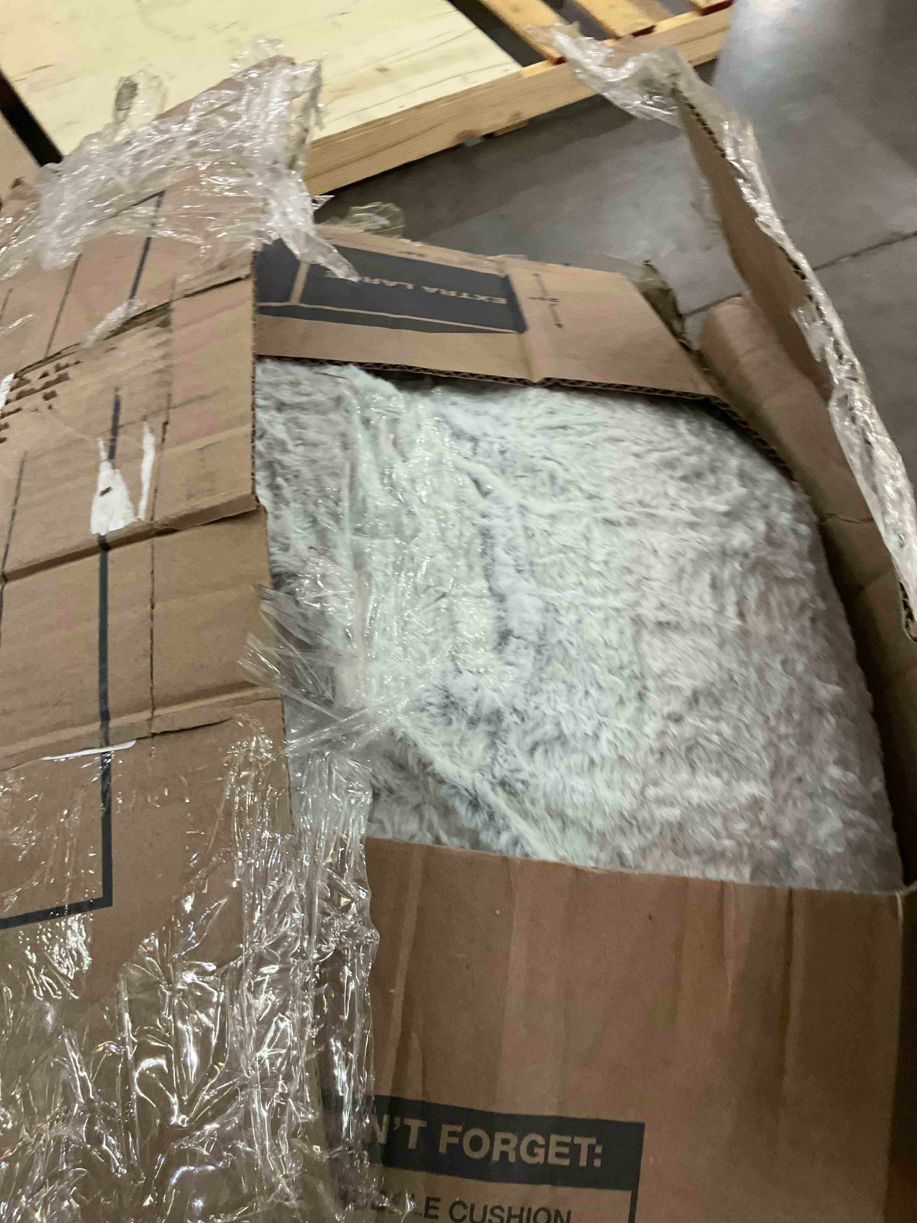 https://s3.amazonaws.com/lotting-images-prod/bidfta/TEA2358073_1750862793749.jpeg