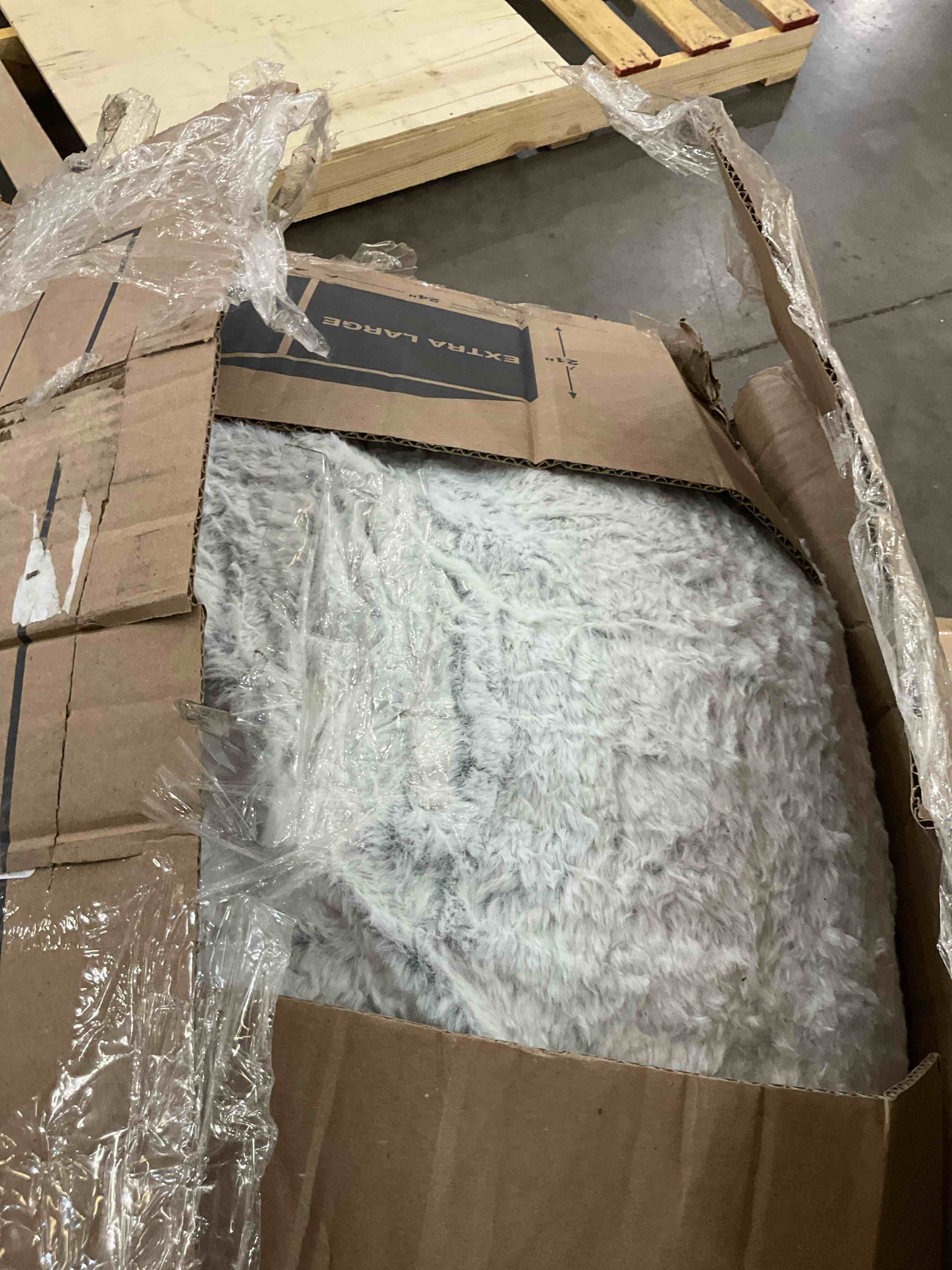 https://s3.amazonaws.com/lotting-images-prod/bidfta/TEA2358073_1750862794969.jpeg