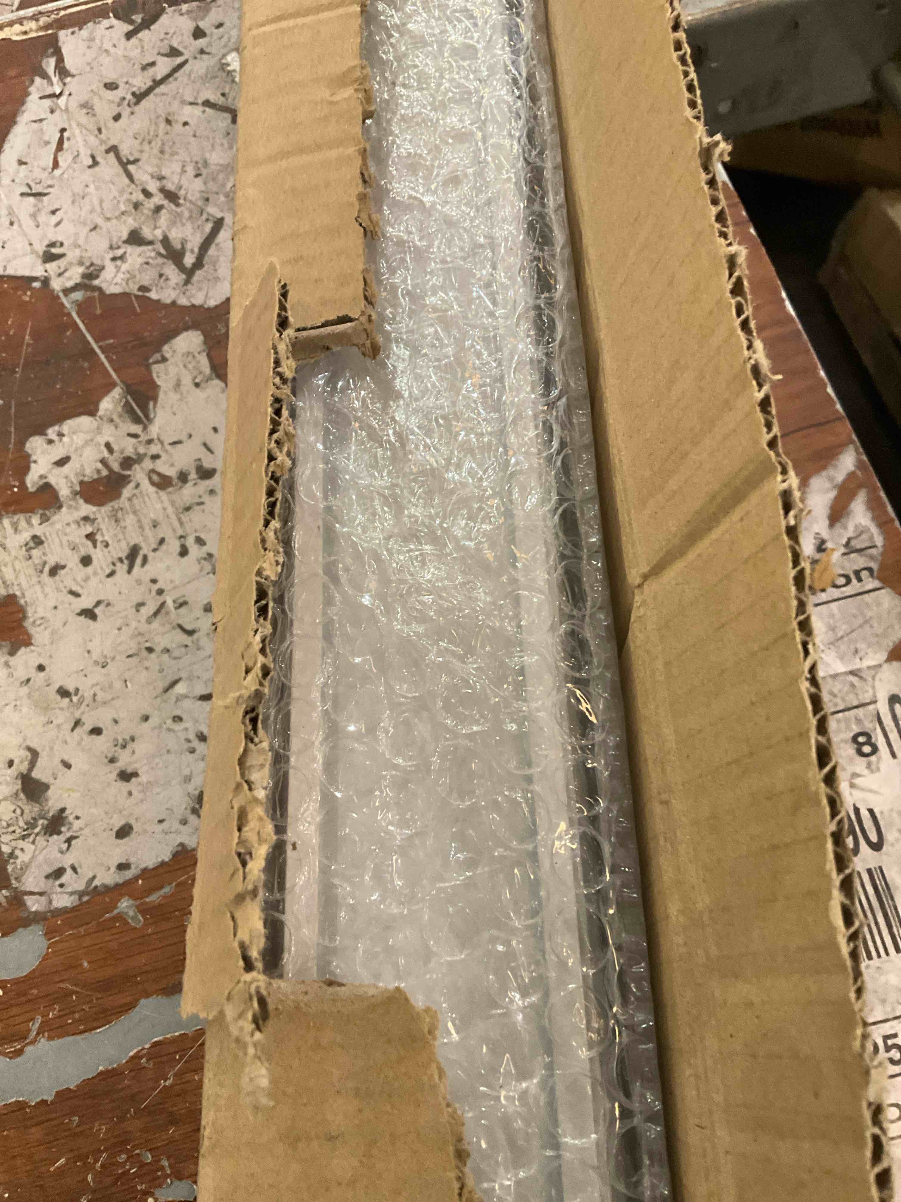 https://s3.amazonaws.com/lotting-images-prod/bidfta/TEA2358132_1750862876212.jpeg