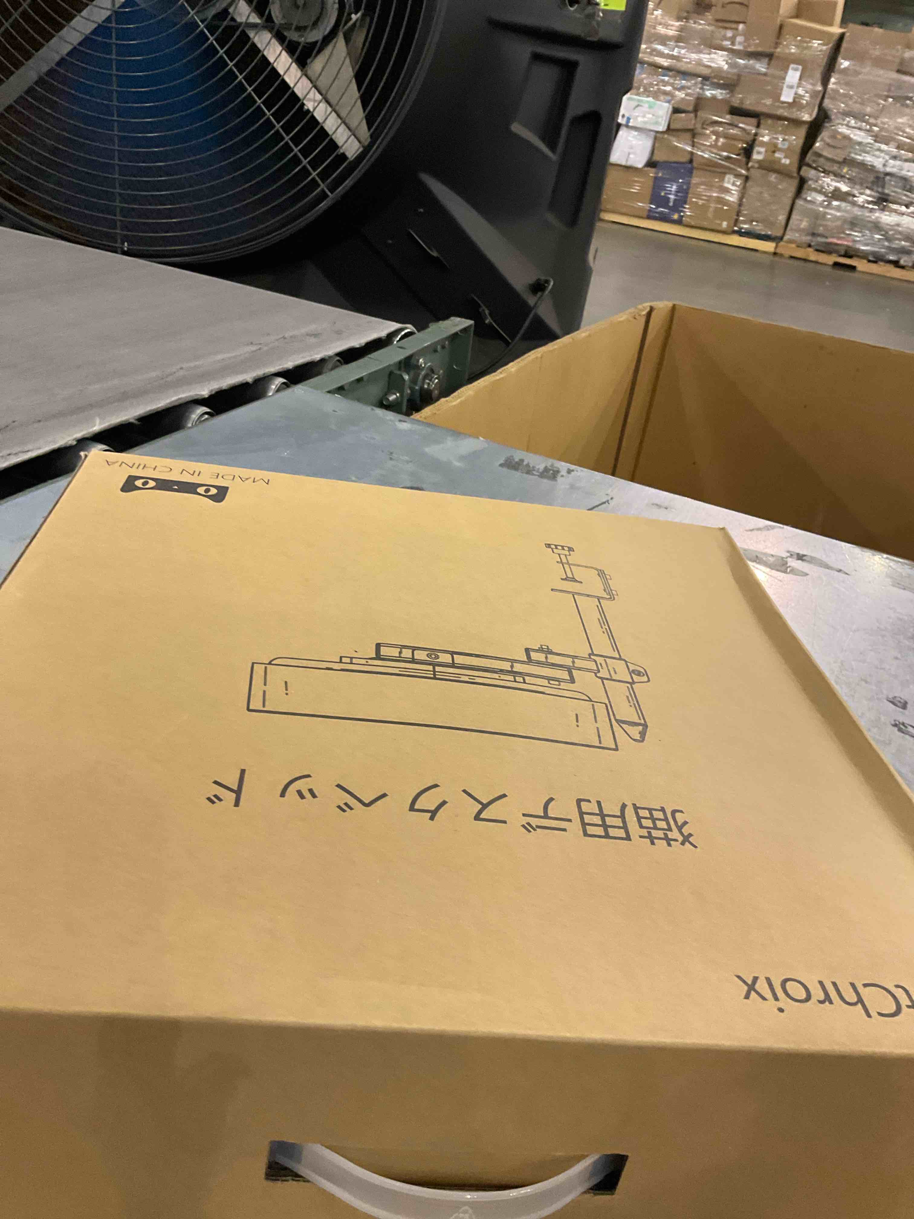 https://s3.amazonaws.com/lotting-images-prod/bidfta/TEA2358518_1750937533601.jpeg