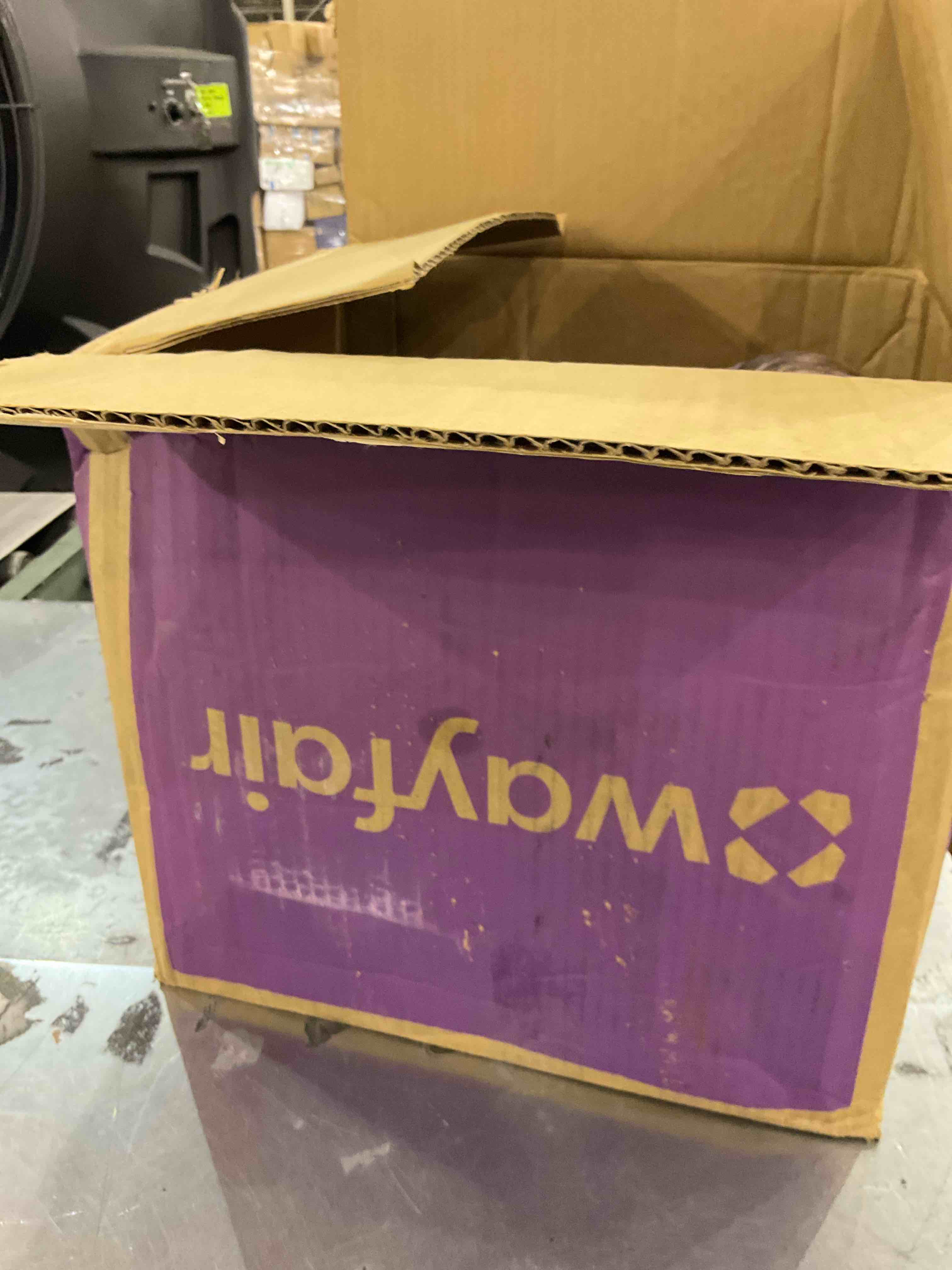 https://s3.amazonaws.com/lotting-images-prod/bidfta/TEA2358629_1750941621357.jpeg