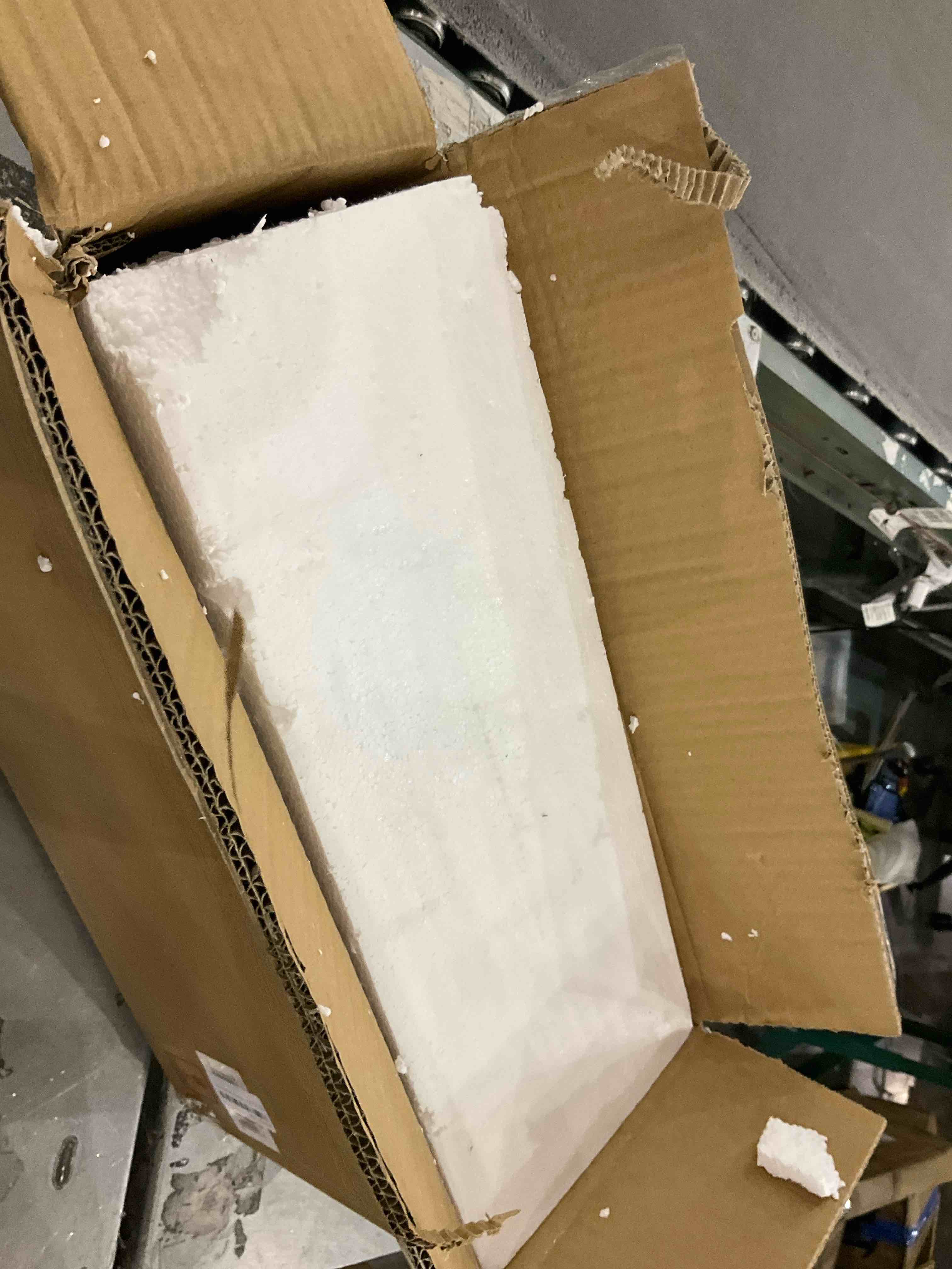 https://s3.amazonaws.com/lotting-images-prod/bidfta/TEA2358810_1750945274624.jpeg