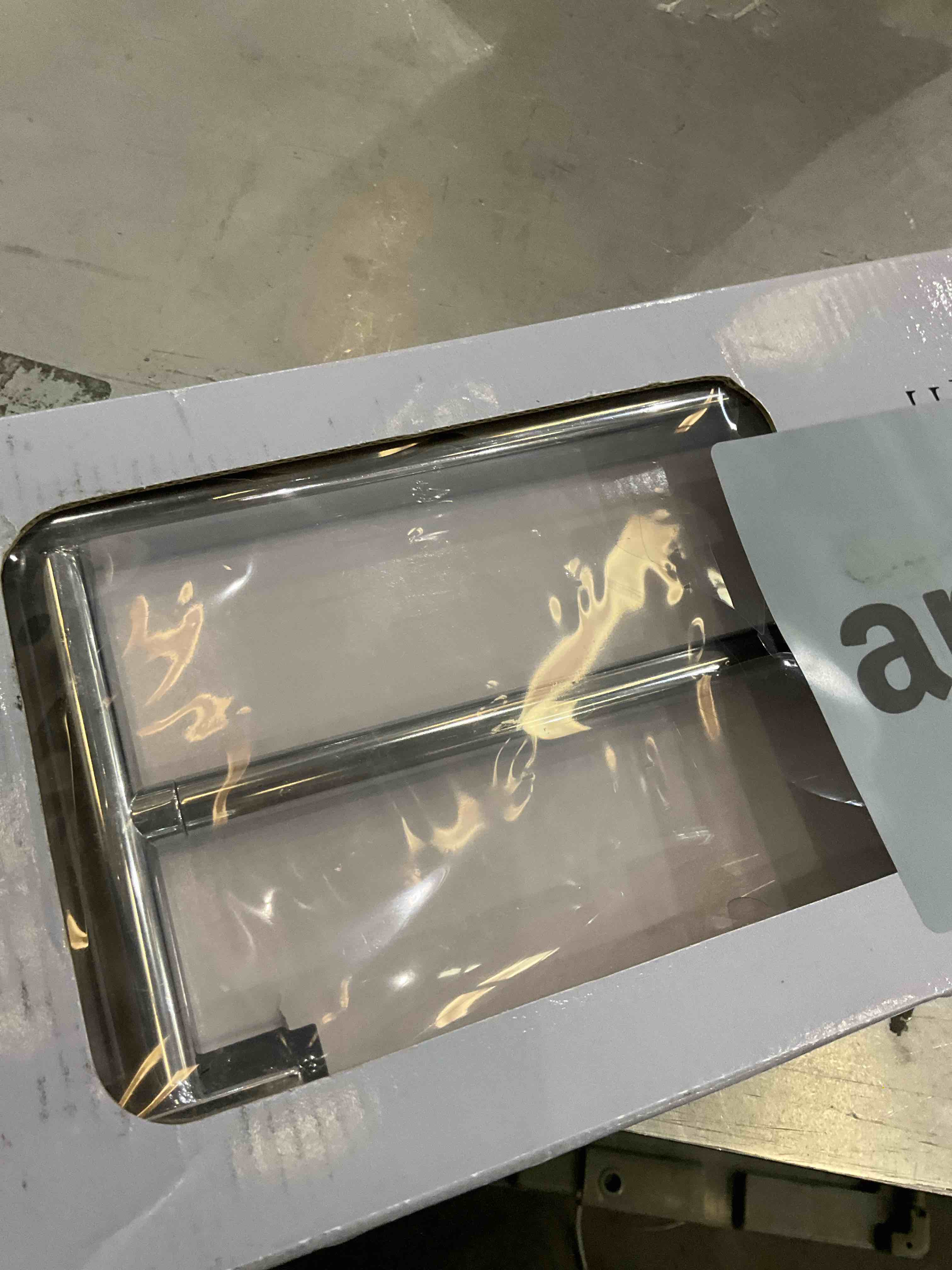 https://s3.amazonaws.com/lotting-images-prod/bidfta/TEA2360132_1750169670270.jpeg