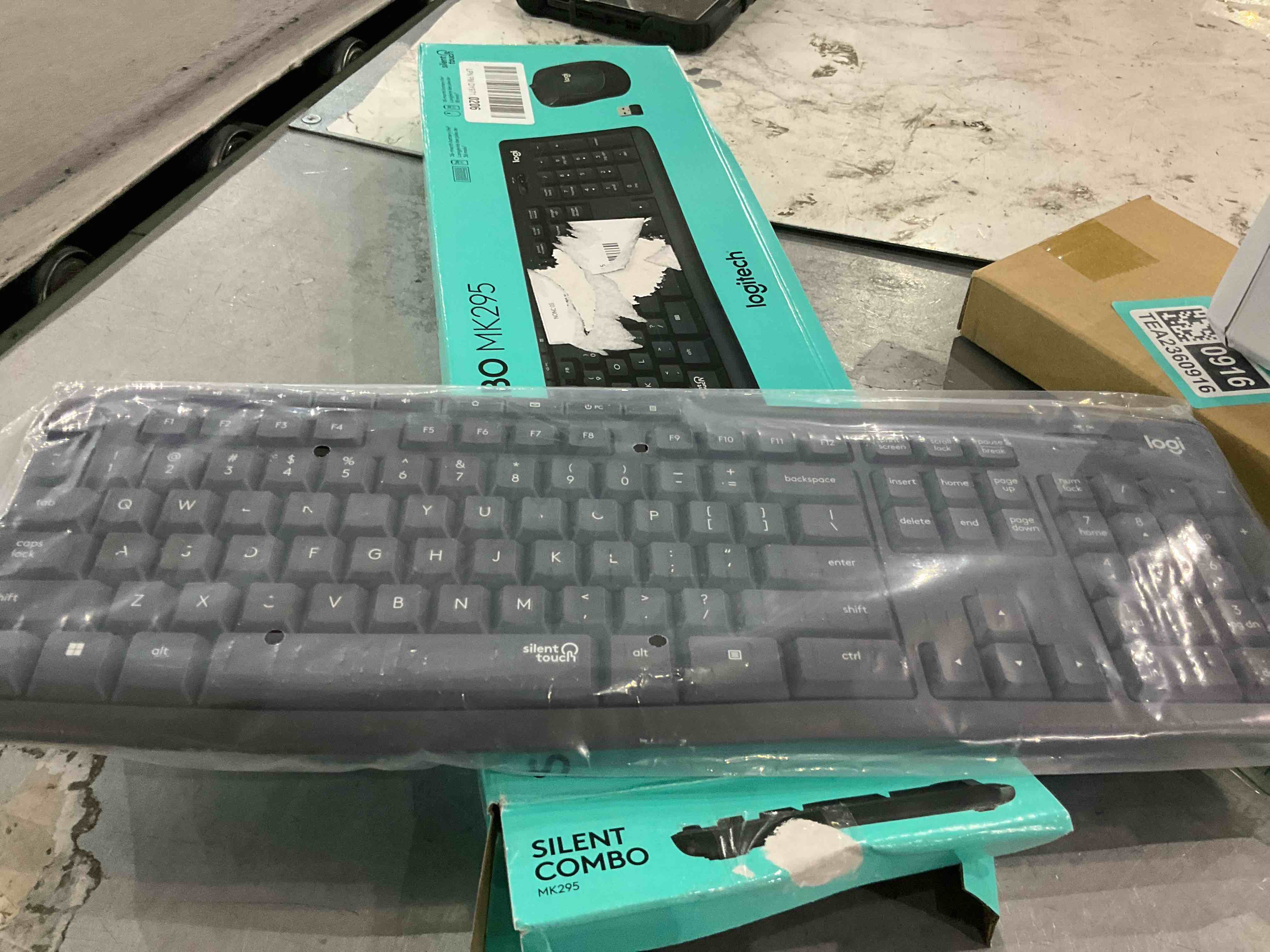 https://s3.amazonaws.com/lotting-images-prod/bidfta/TEA2360913_1750332706091.jpeg