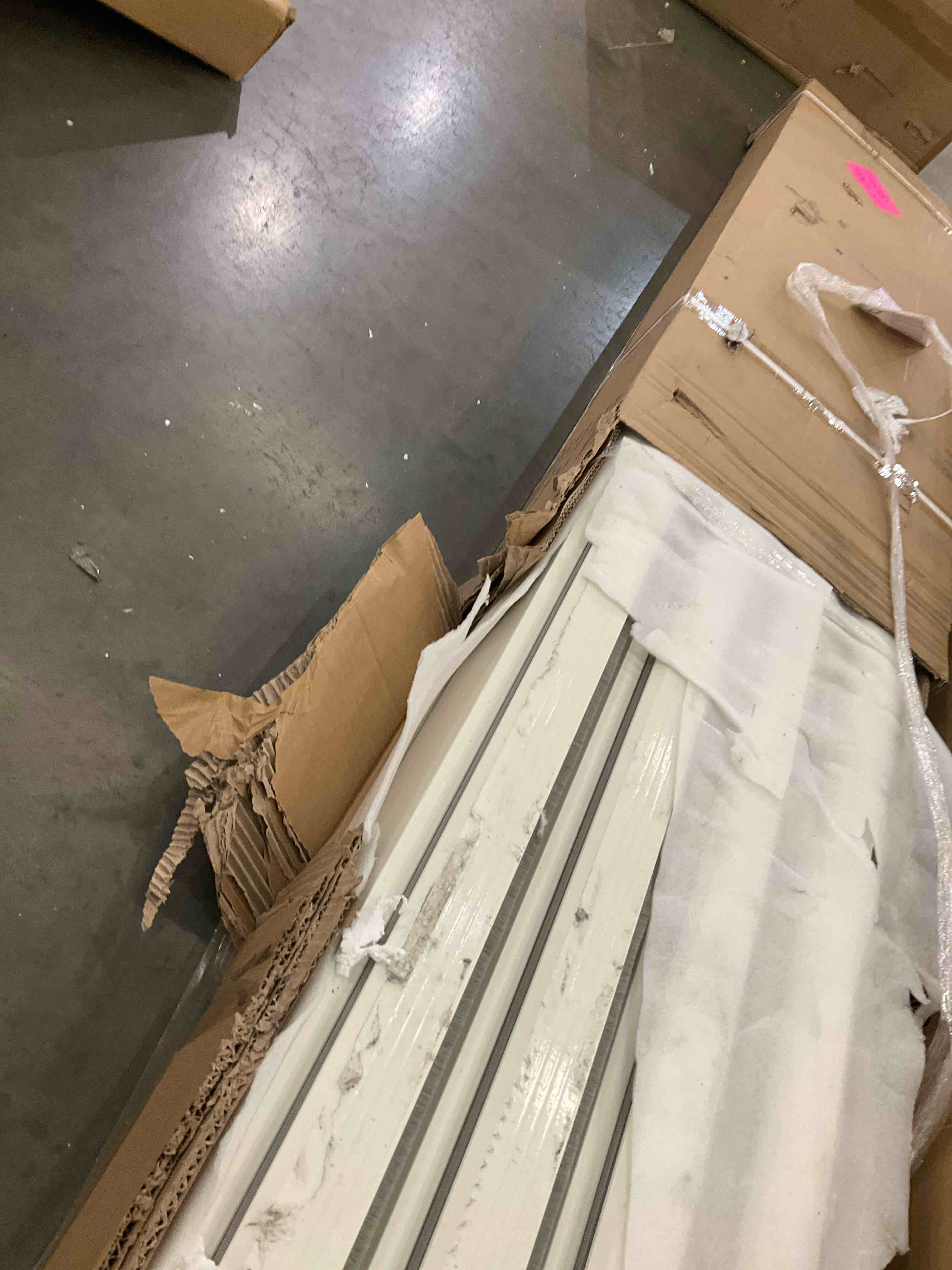 https://s3.amazonaws.com/lotting-images-prod/bidfta/TEA2362504_1750259332899.jpeg