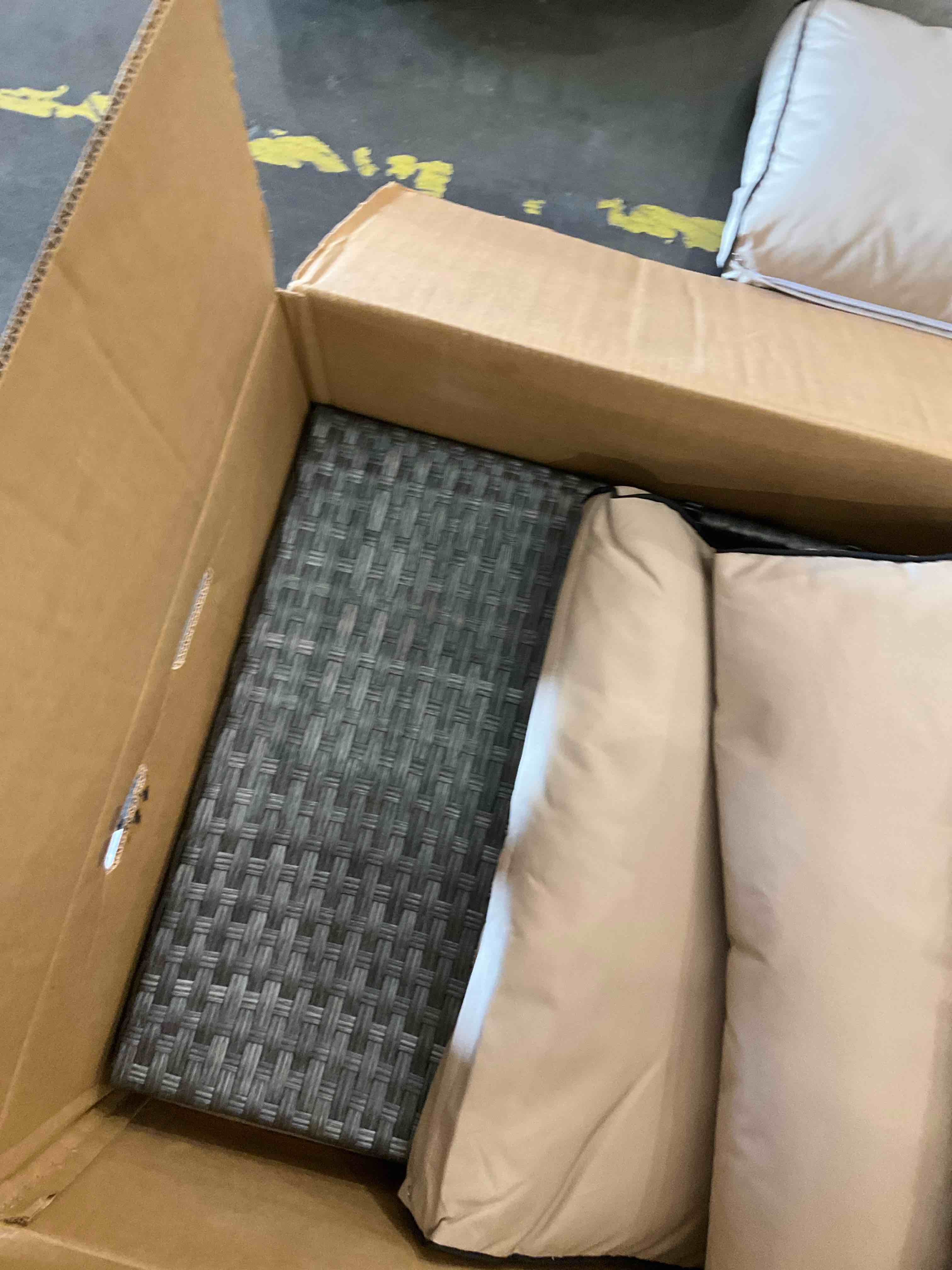 https://s3.amazonaws.com/lotting-images-prod/bidfta/TEA2362795_1750358600478.jpeg