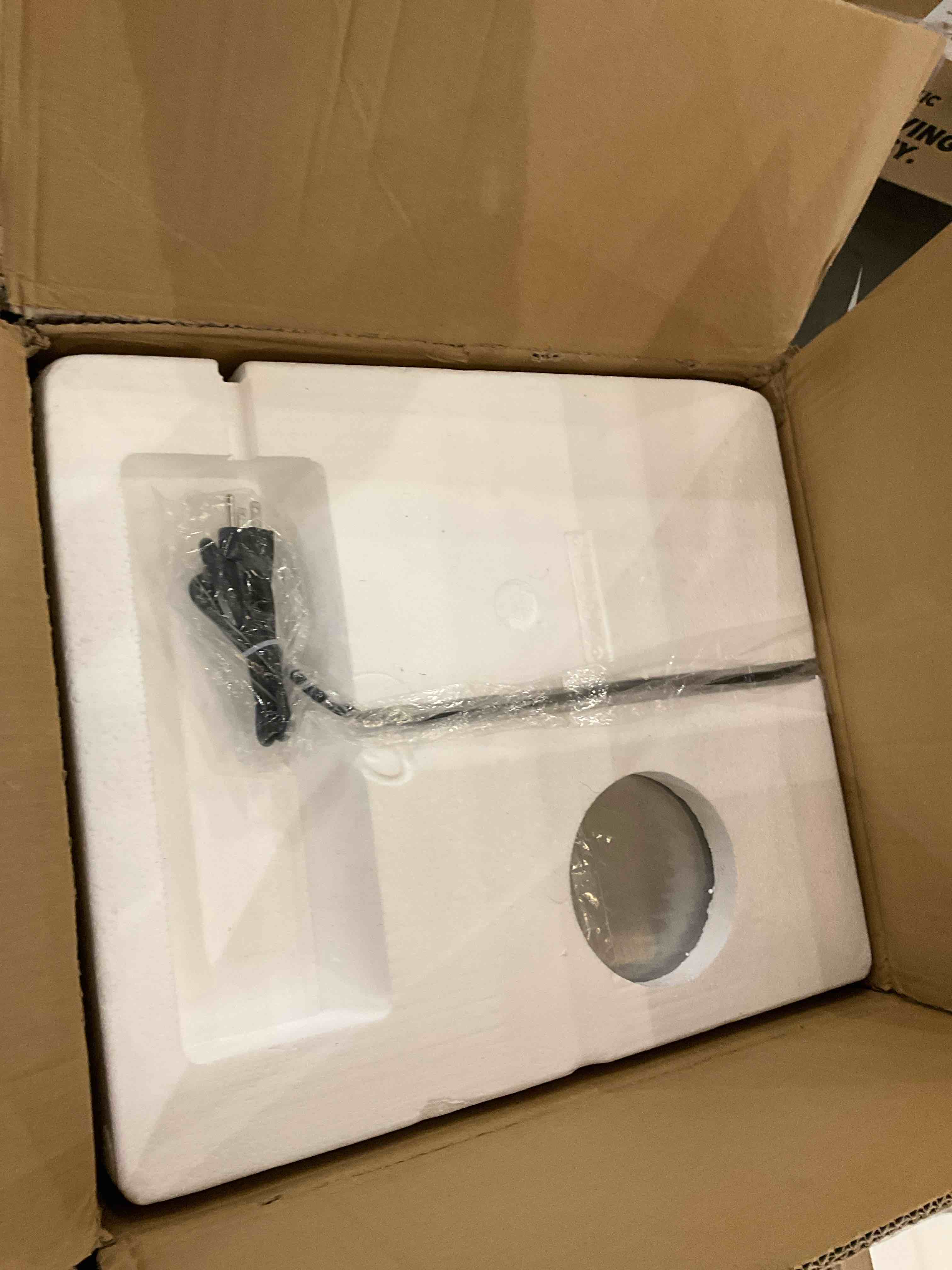 https://s3.amazonaws.com/lotting-images-prod/bidfta/TEA2362924_1750433471020.jpeg