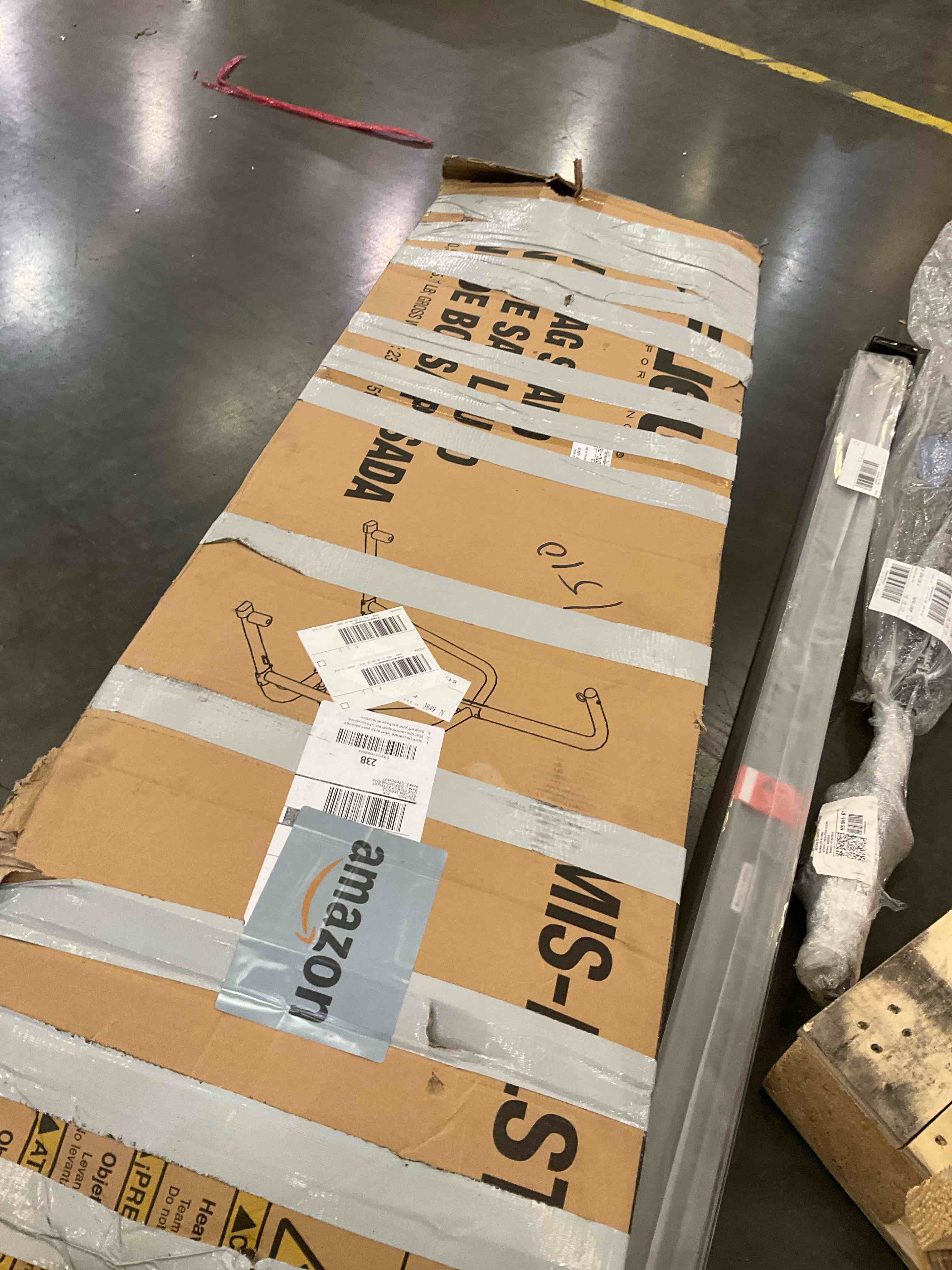 https://s3.amazonaws.com/lotting-images-prod/bidfta/TEA2363005_1750445093271.jpeg