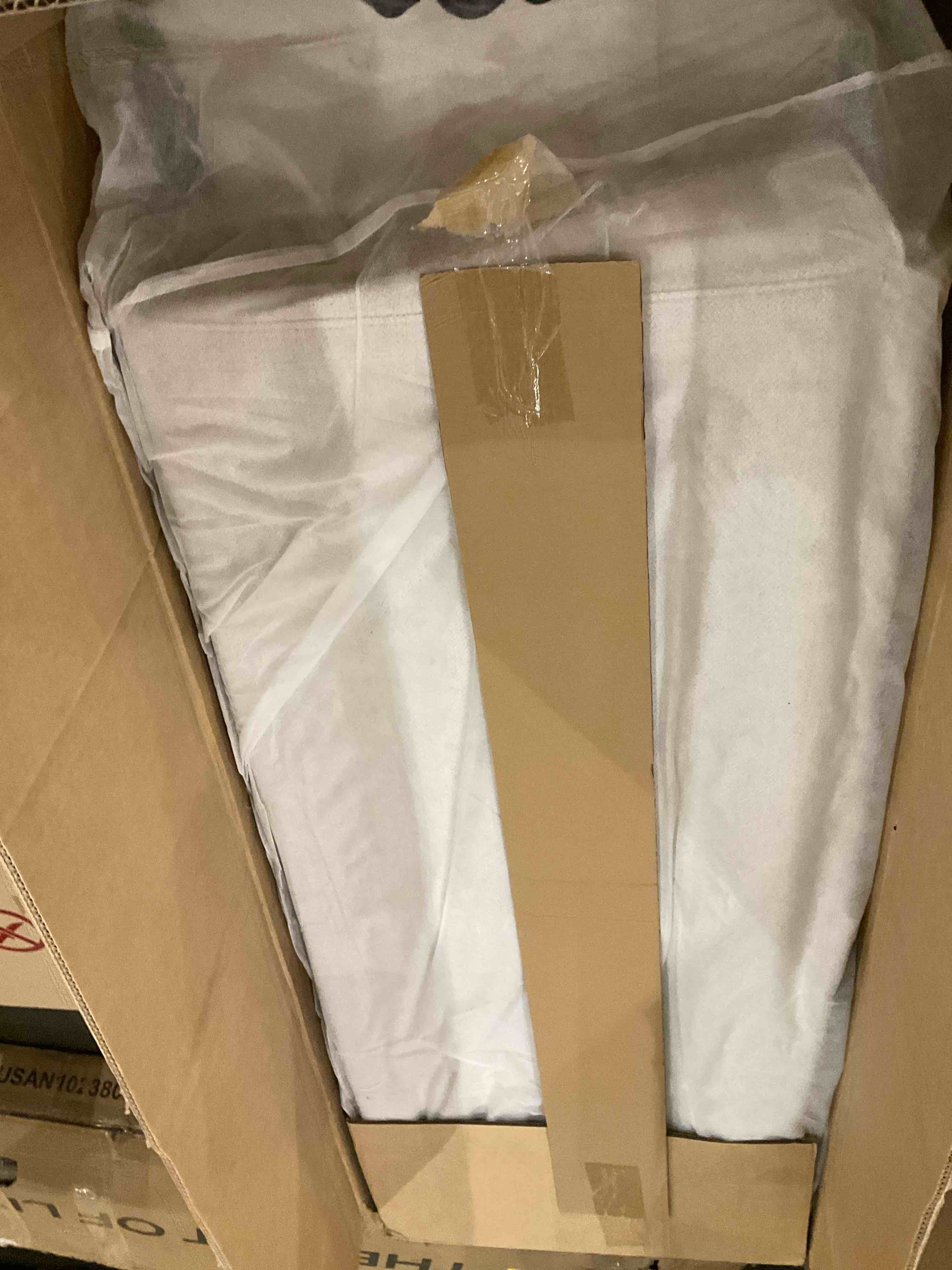 https://s3.amazonaws.com/lotting-images-prod/bidfta/TEA2363033_1750678671109.jpeg