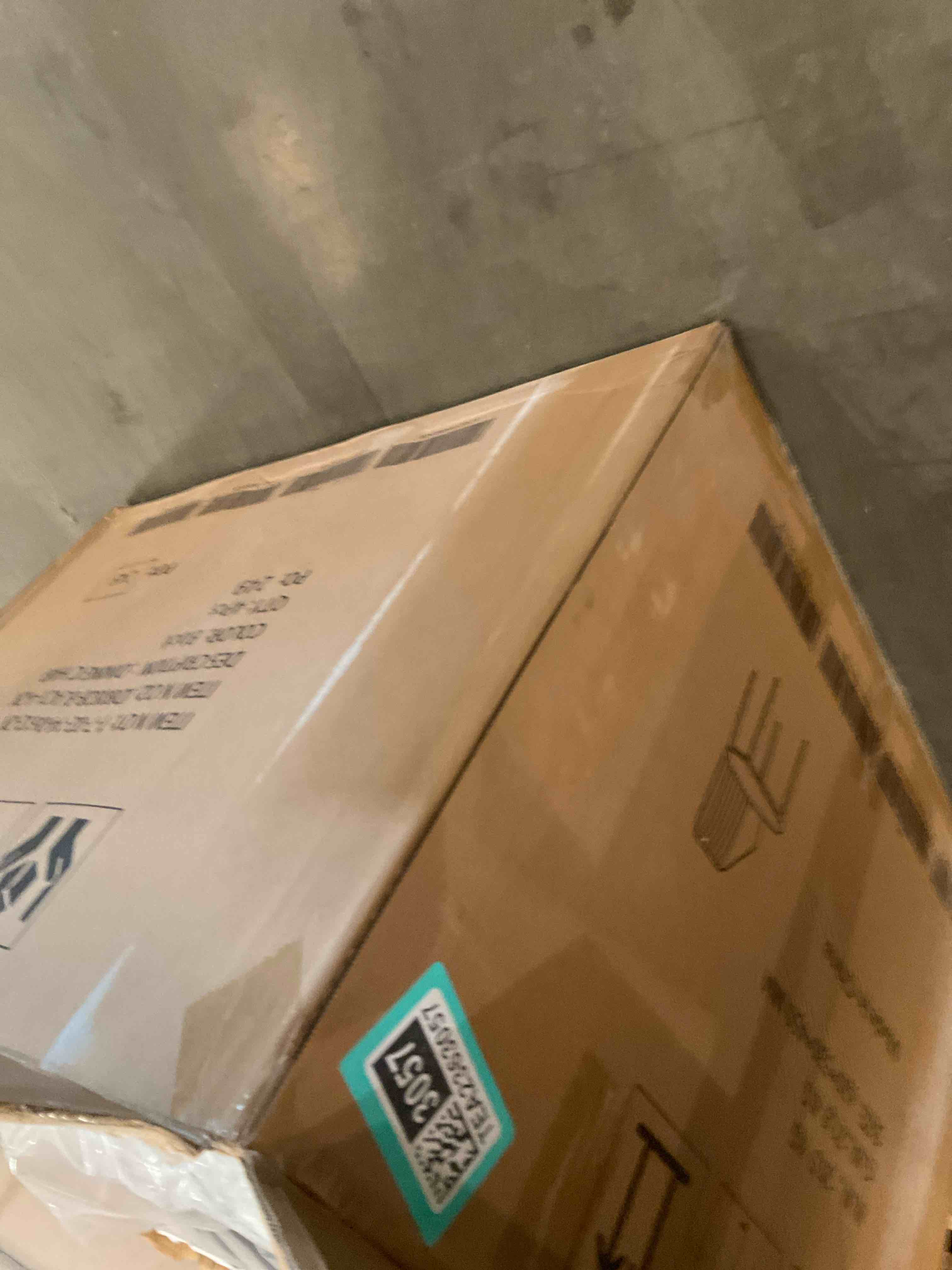 https://s3.amazonaws.com/lotting-images-prod/bidfta/TEA2363059_1750685209342.jpeg